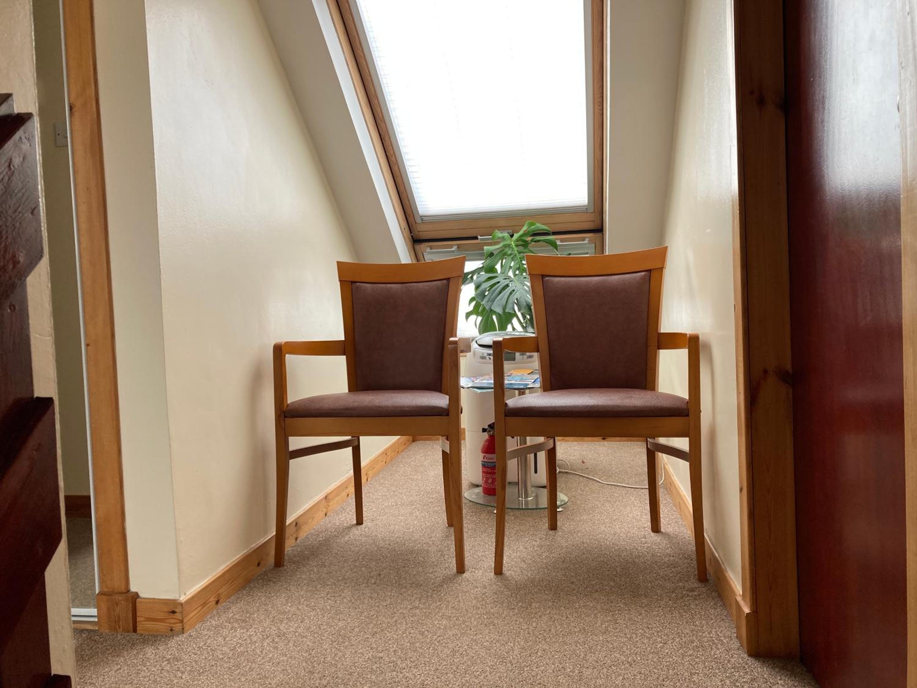 Budget Double Room - Photo 9