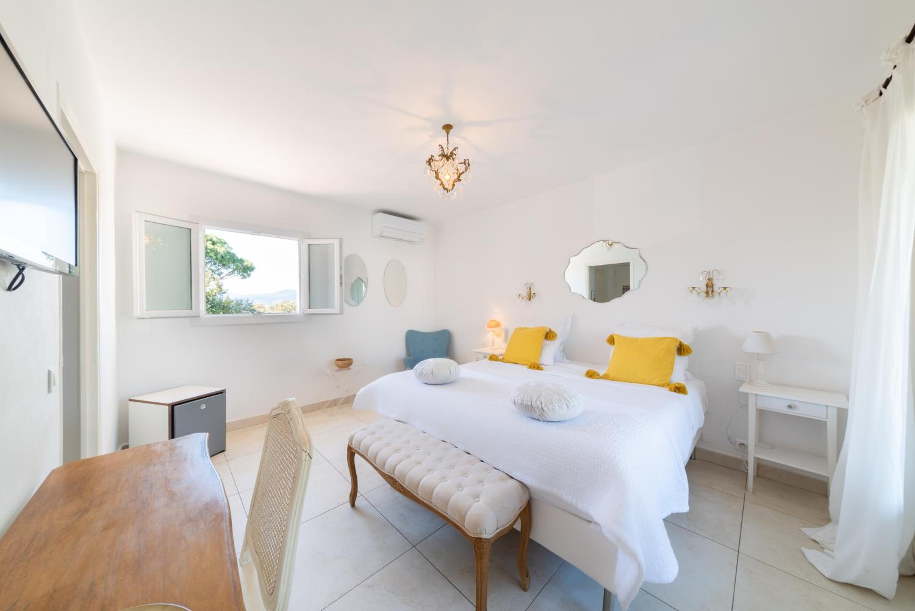 Deluxe Double Room - Photo 7