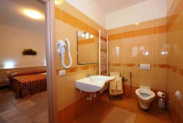 Double or Twin Room photo 2