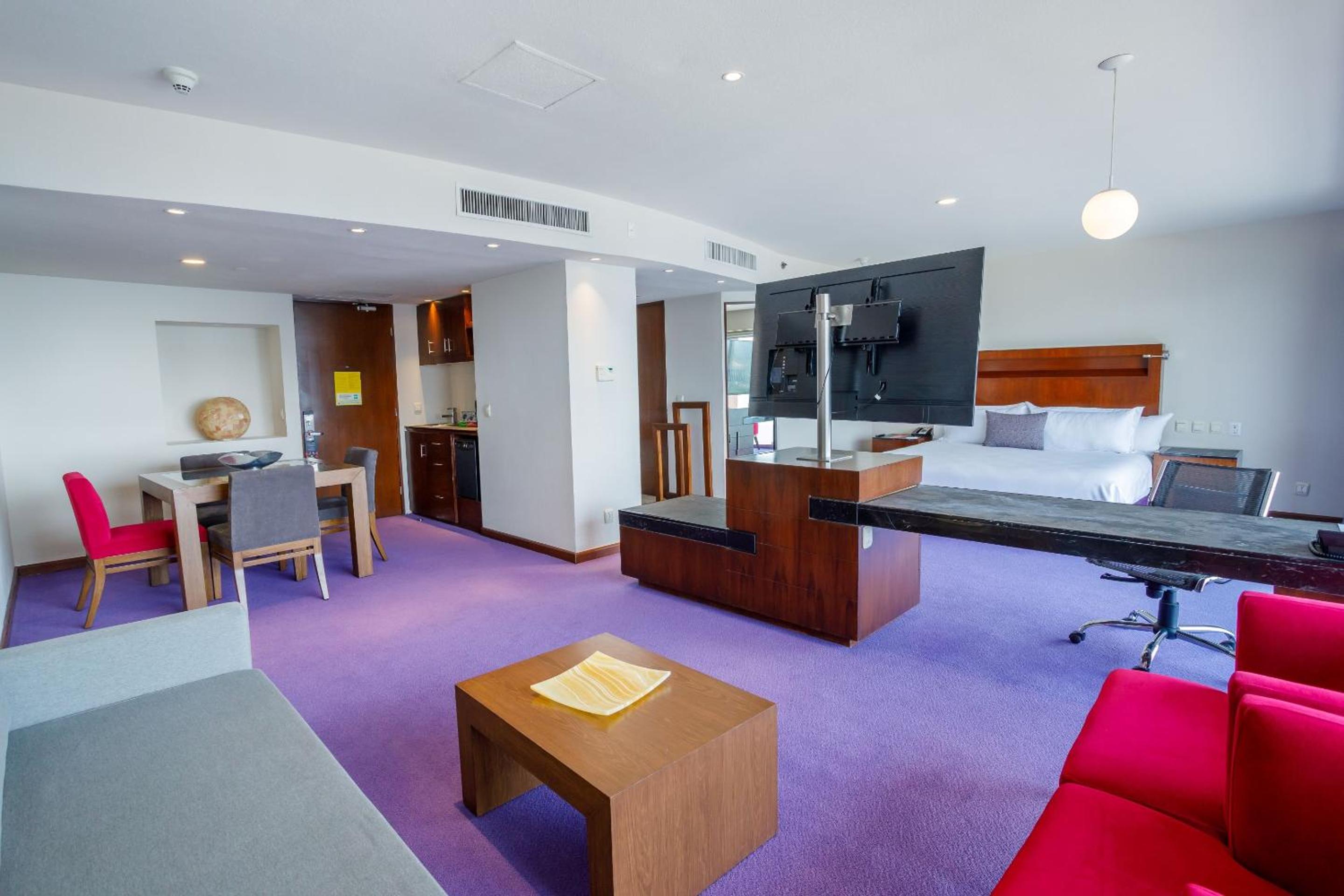 Master Suite King