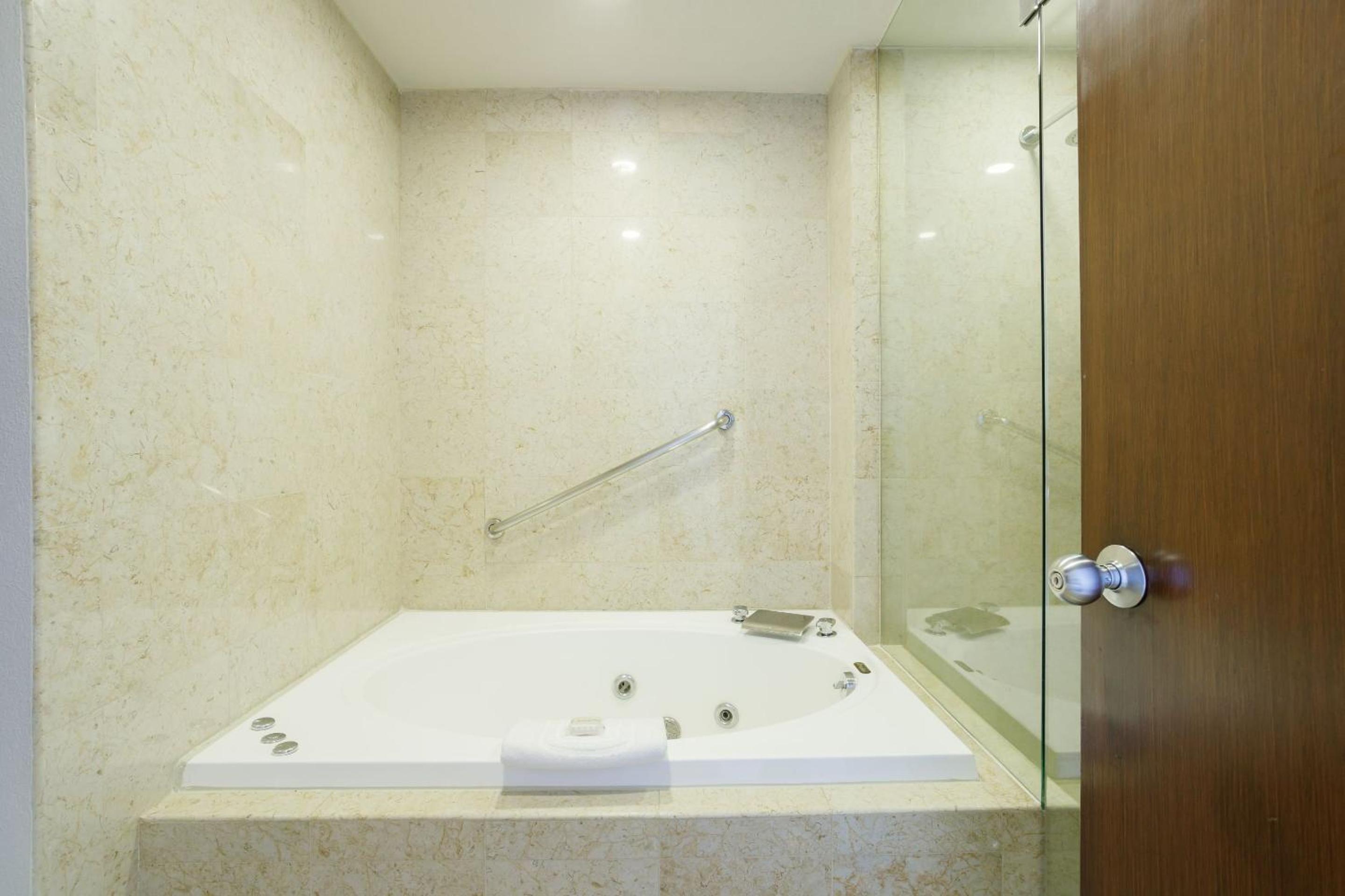 Master Suite King