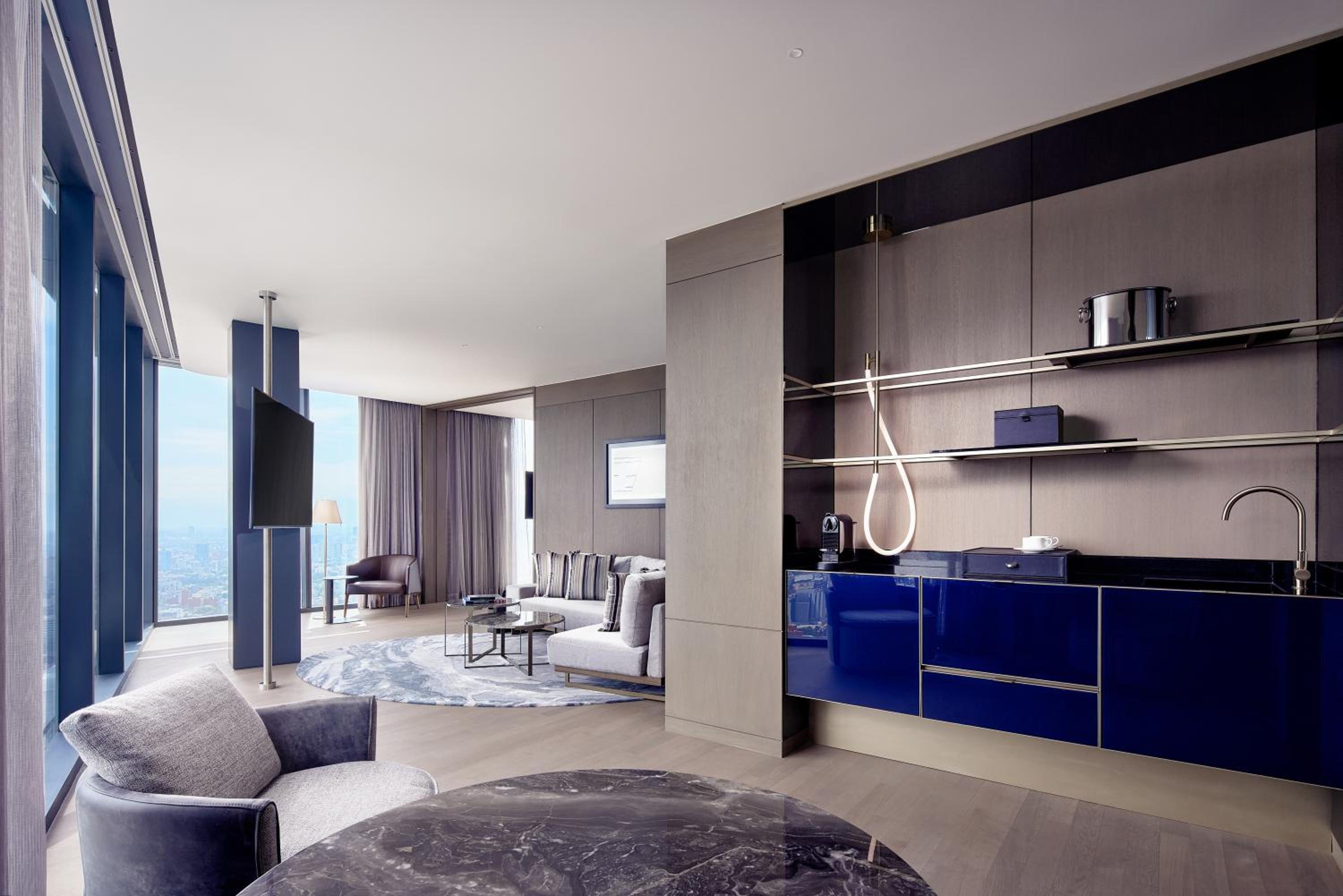 Club lounge access, 1 Bedroom Executive Suite with 1 King