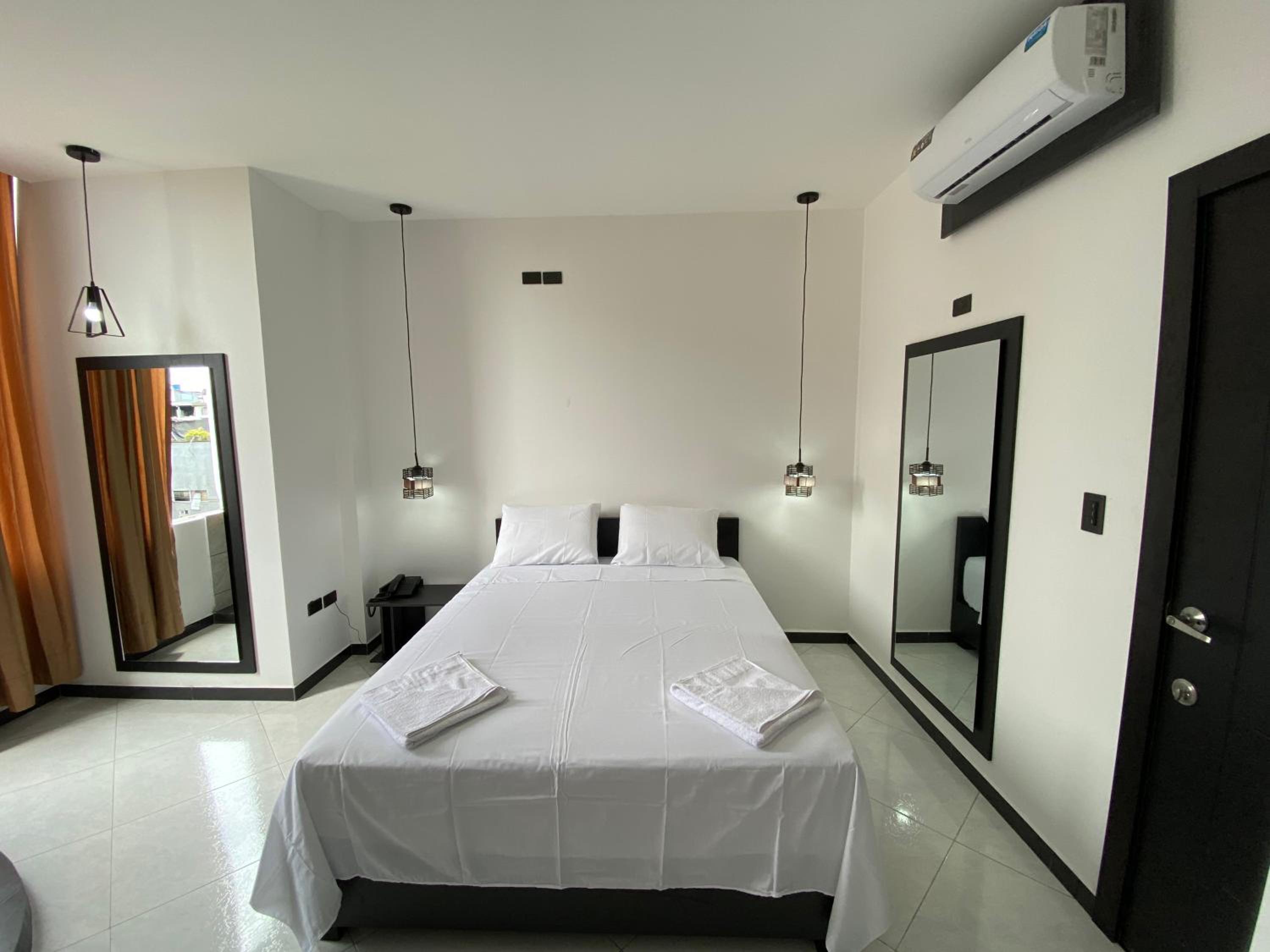 Deluxe Double Room with Bath photo 2