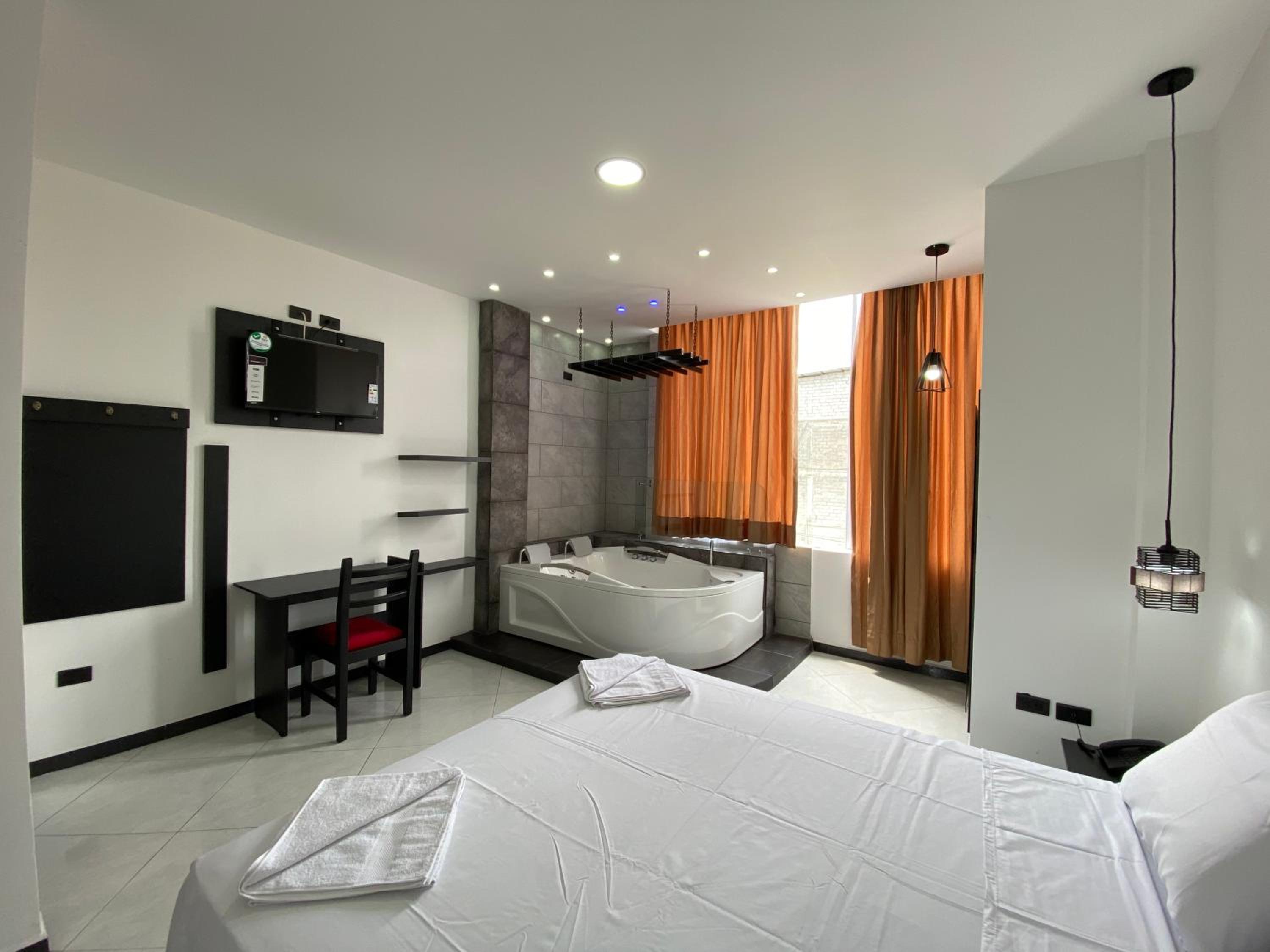 Deluxe Double Room with Bath photo 3
