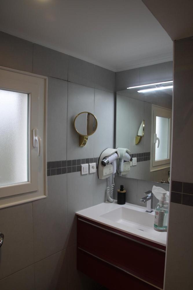 Comfort Suite photo 2