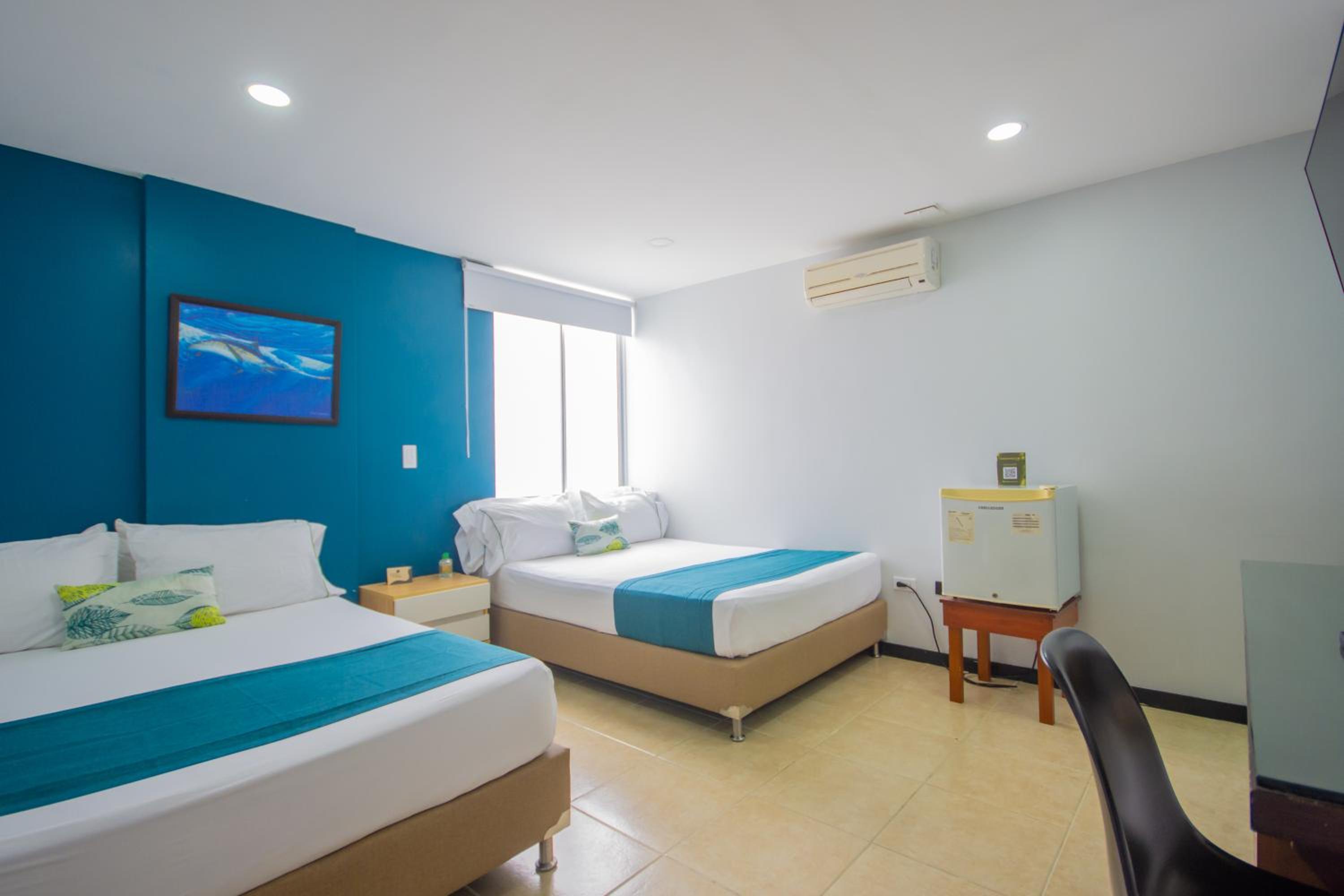 Double Room with Two Double Beds - Photo 4