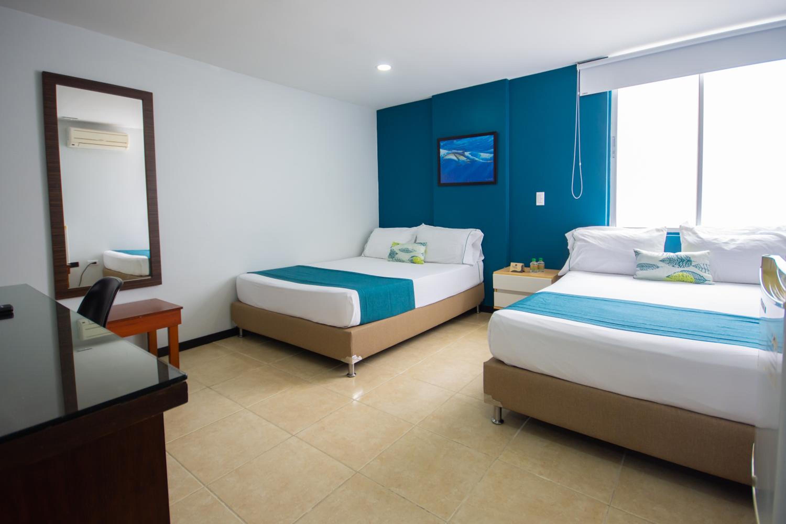 Double Room with Two Double Beds - Photo 3