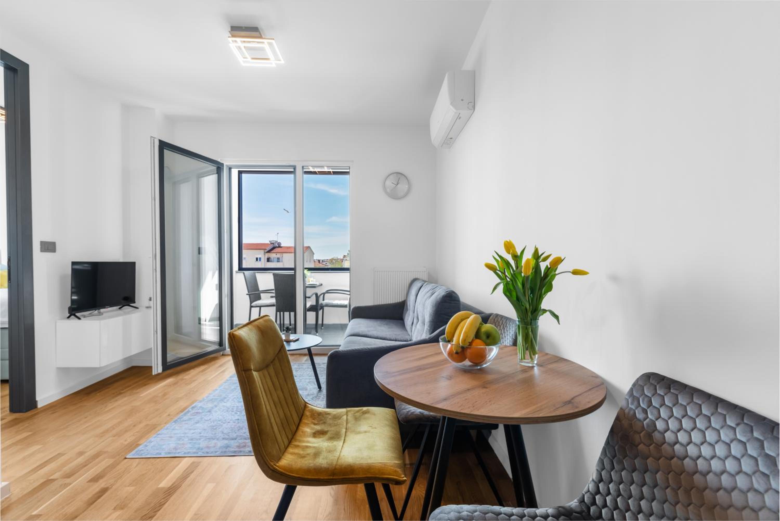 One-Bedroom Apartment