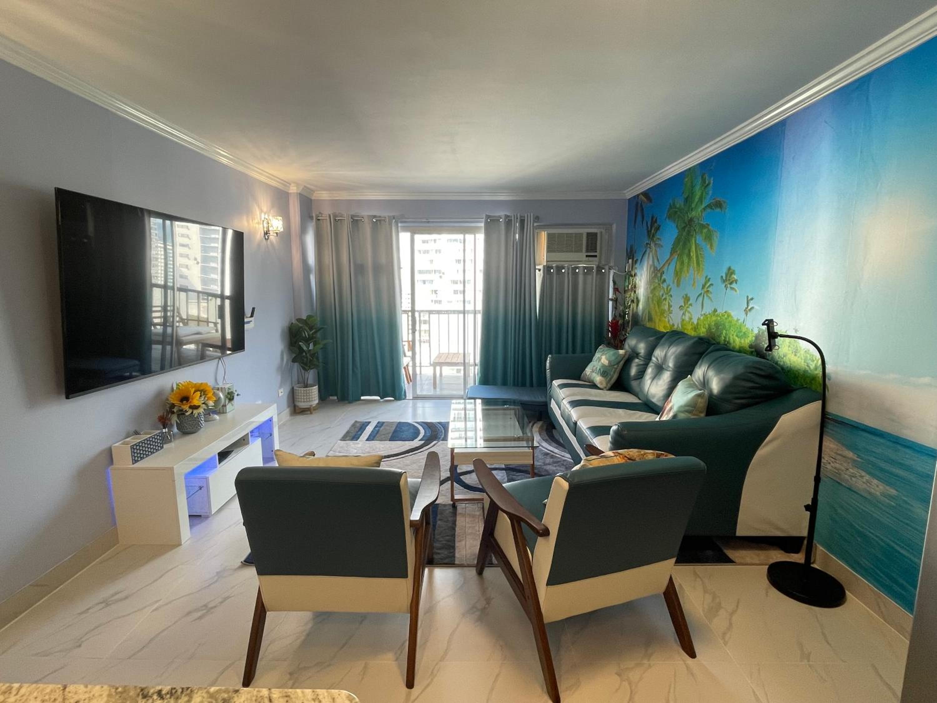 Amazing waikiki Beach condo 2Bed2Bath+free Parking: Two-Bedroom Apartment photo