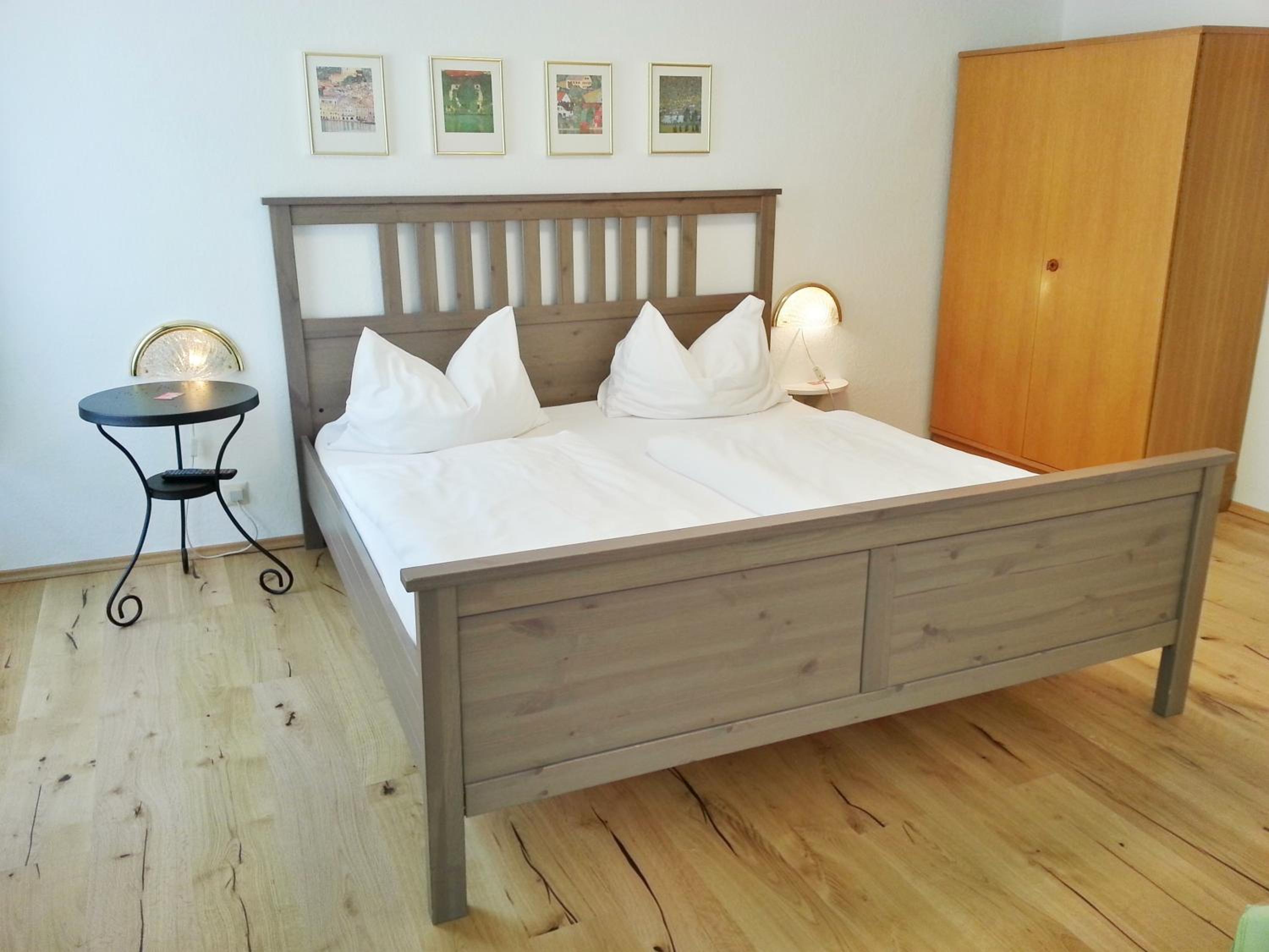 Double Room with Shower - Photo 9