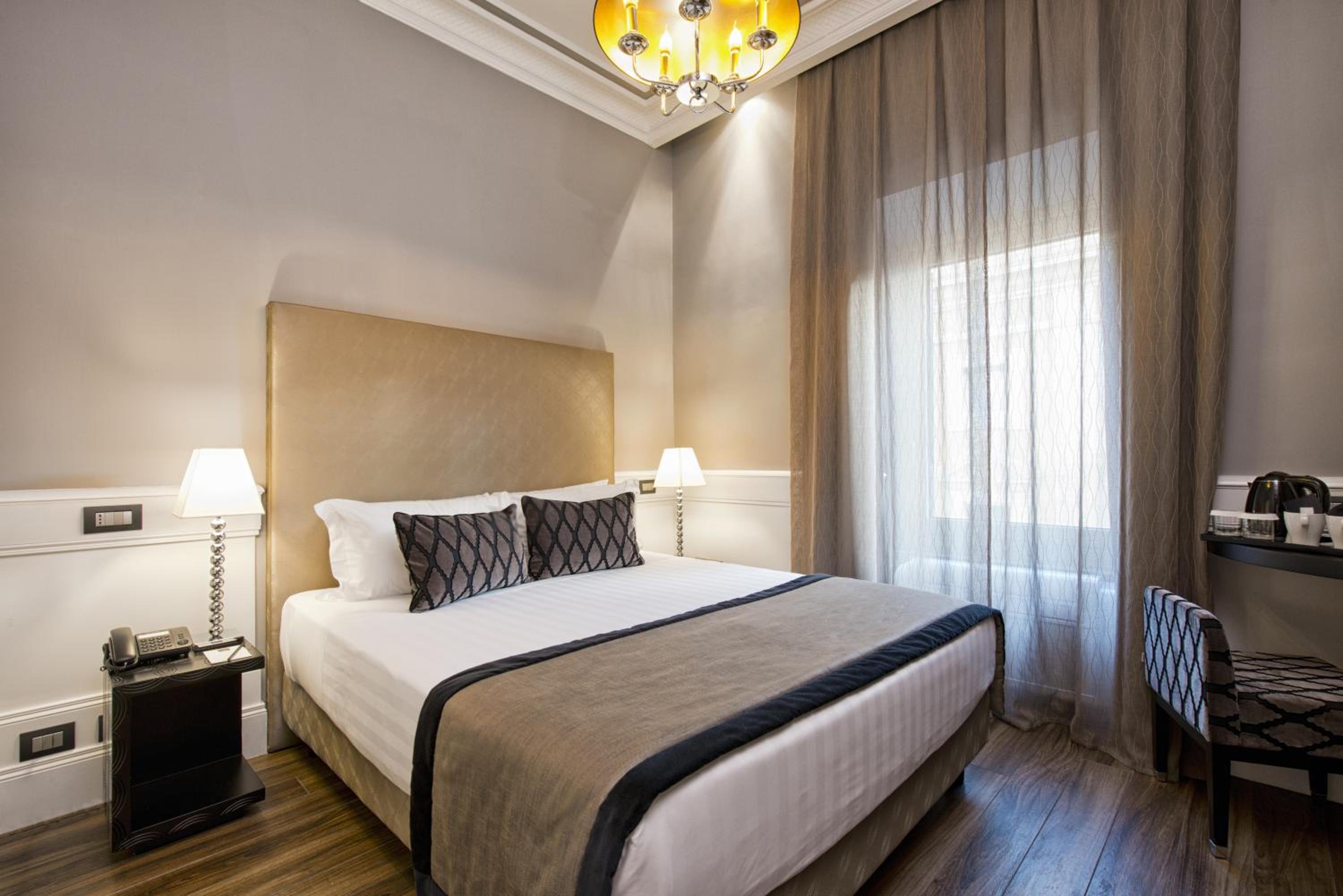 Basic Double Room photo 2