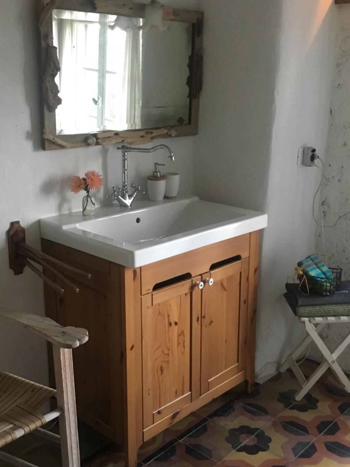 Double Room with Private Bathroom - Photo 14