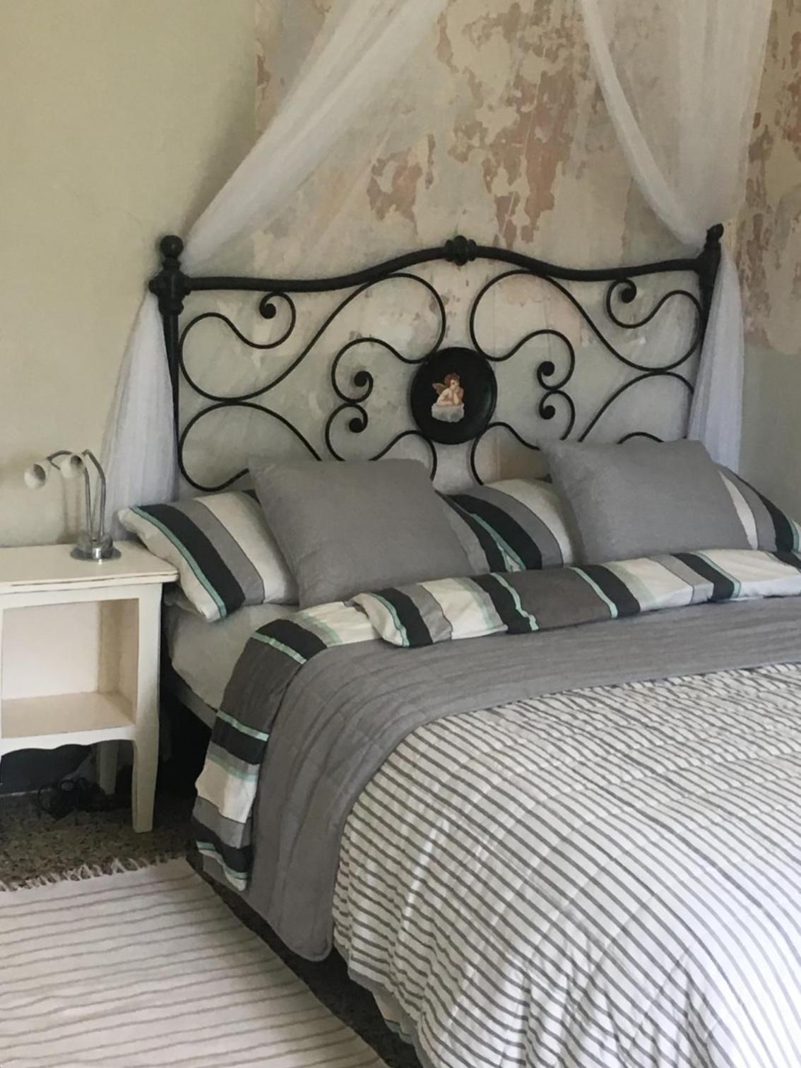Double Room with Private Bathroom - Photo 13