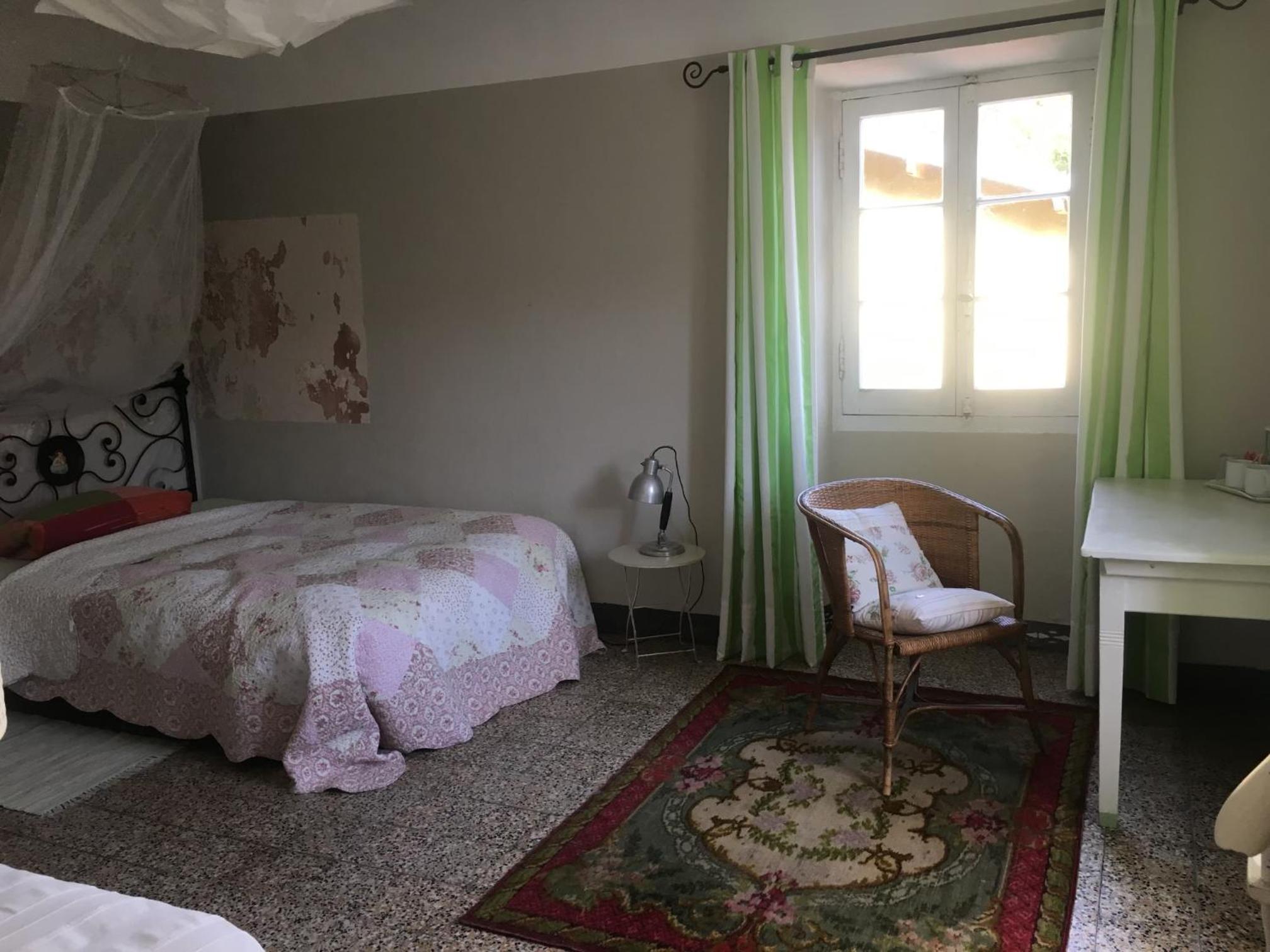 Double Room with Private Bathroom - Photo 11