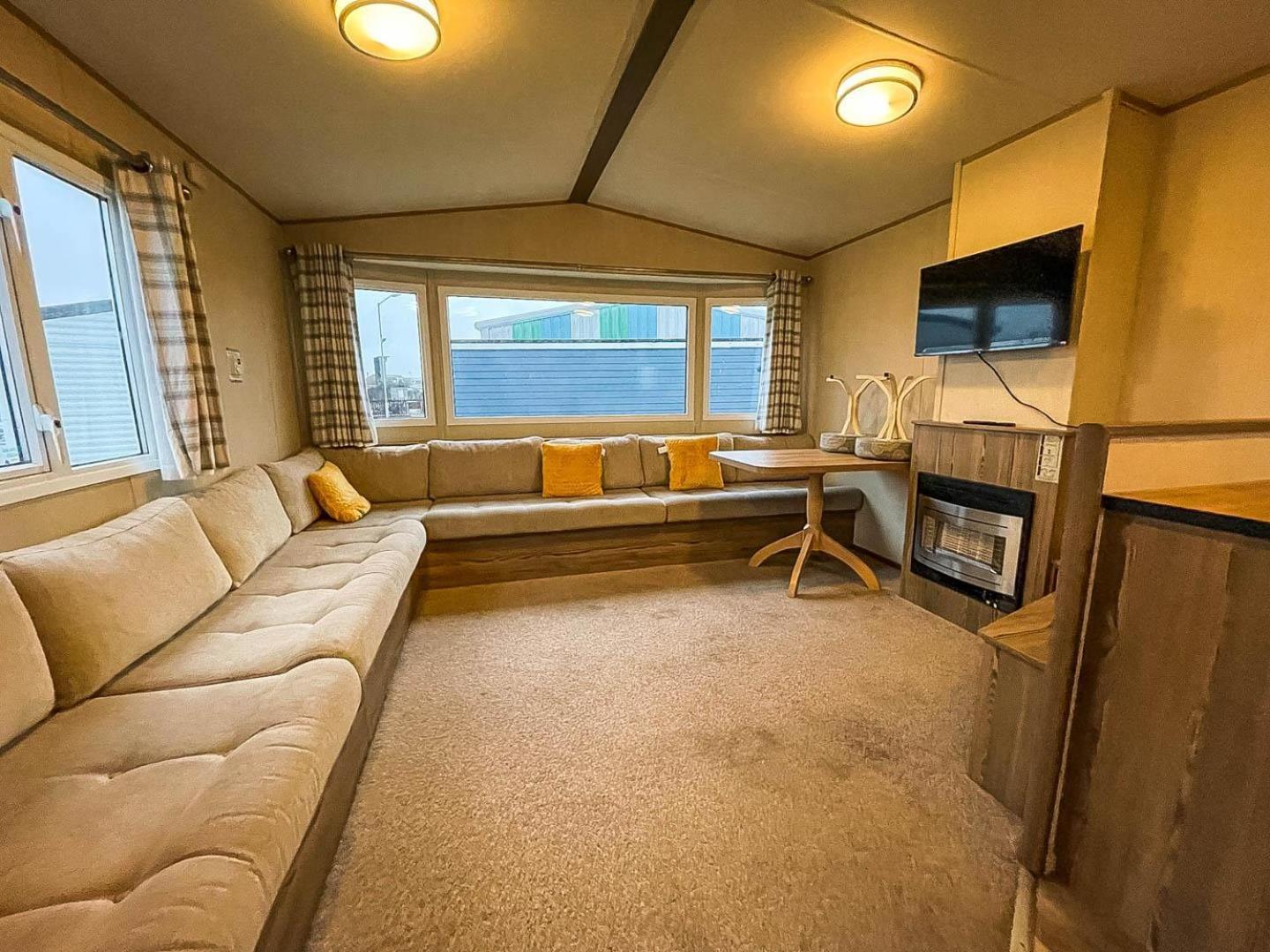 Mobile Home photo 2