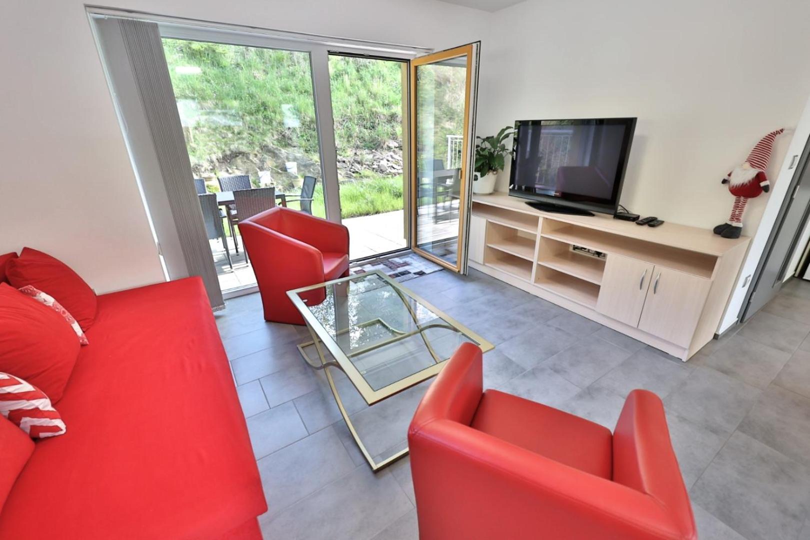 One-Bedroom Apartment - Photo 1