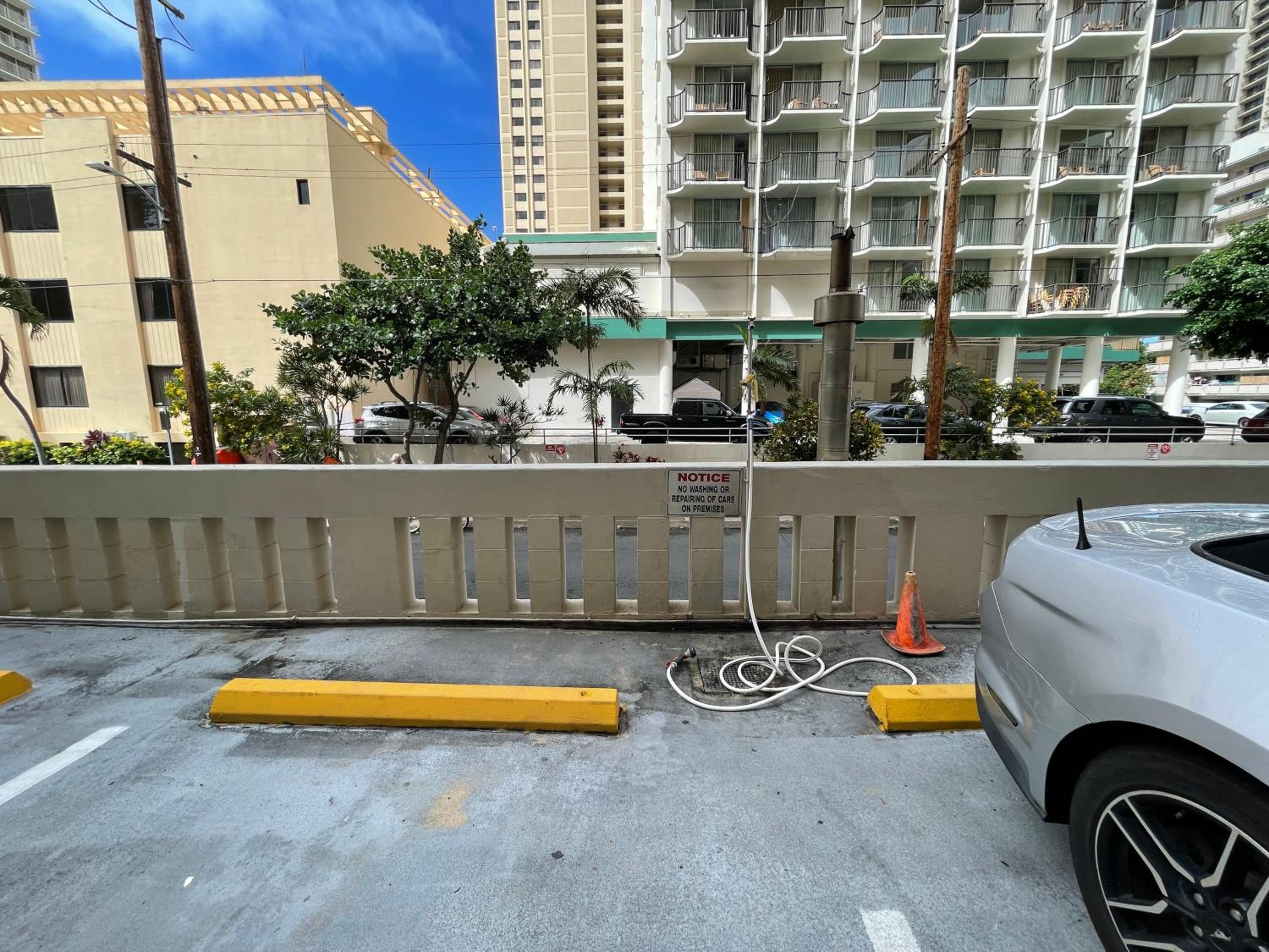 Amazing waikiki Beach condo 2Bed2Bath+free Parking: Two-Bedroom Apartment photo