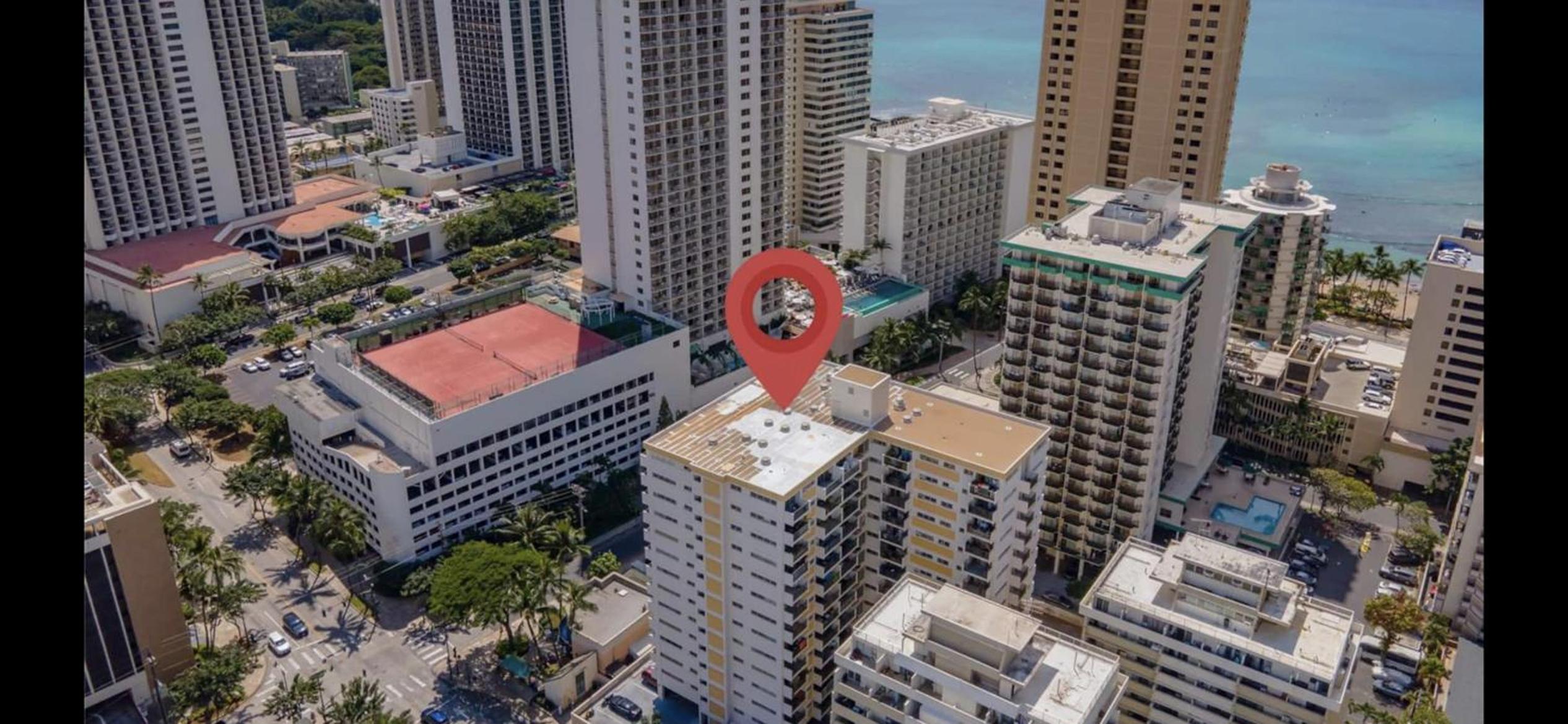 Amazing waikiki Beach condo 2Bed2Bath+free Parking: Two-Bedroom Apartment photo