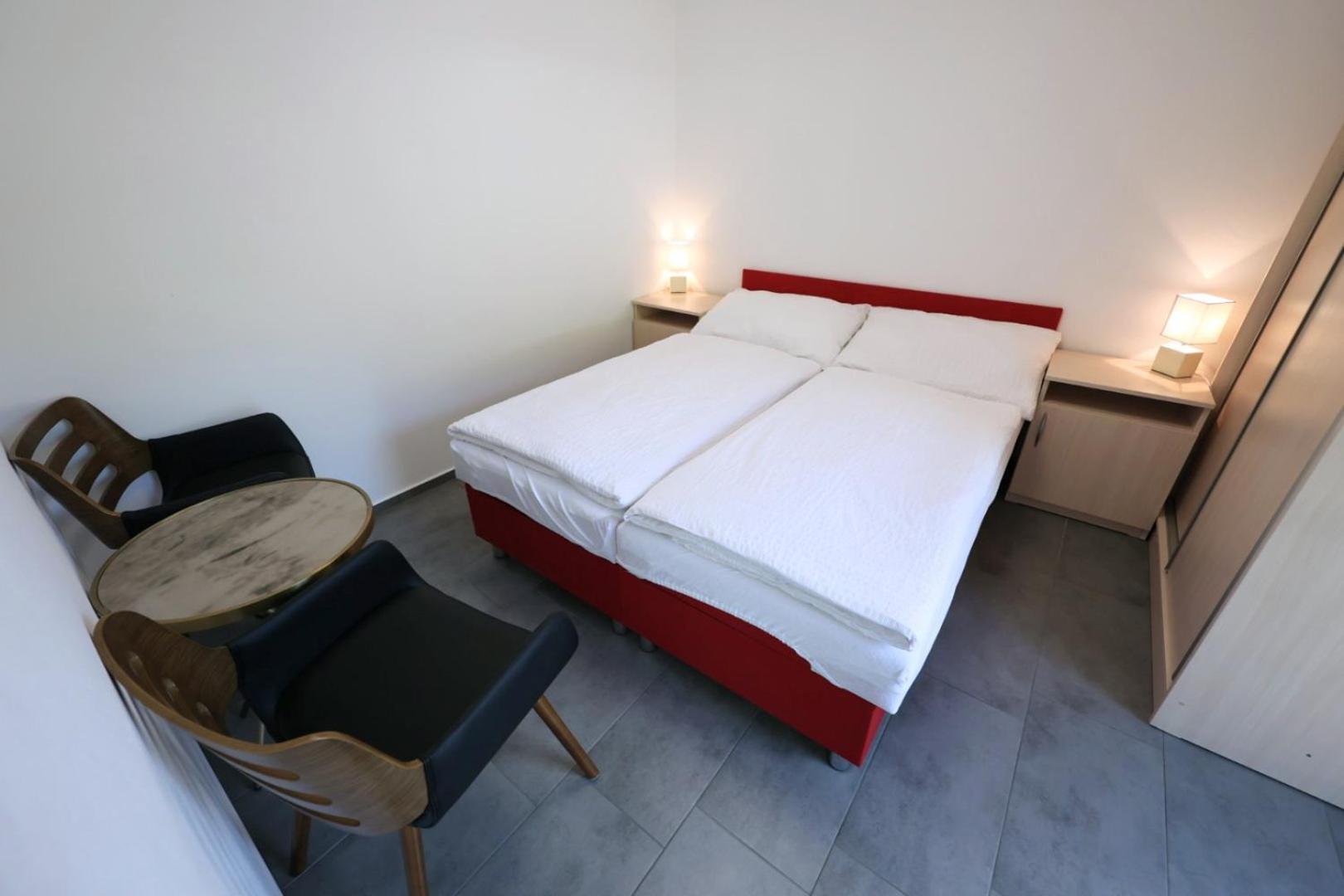 One-Bedroom Apartment - Photo 18