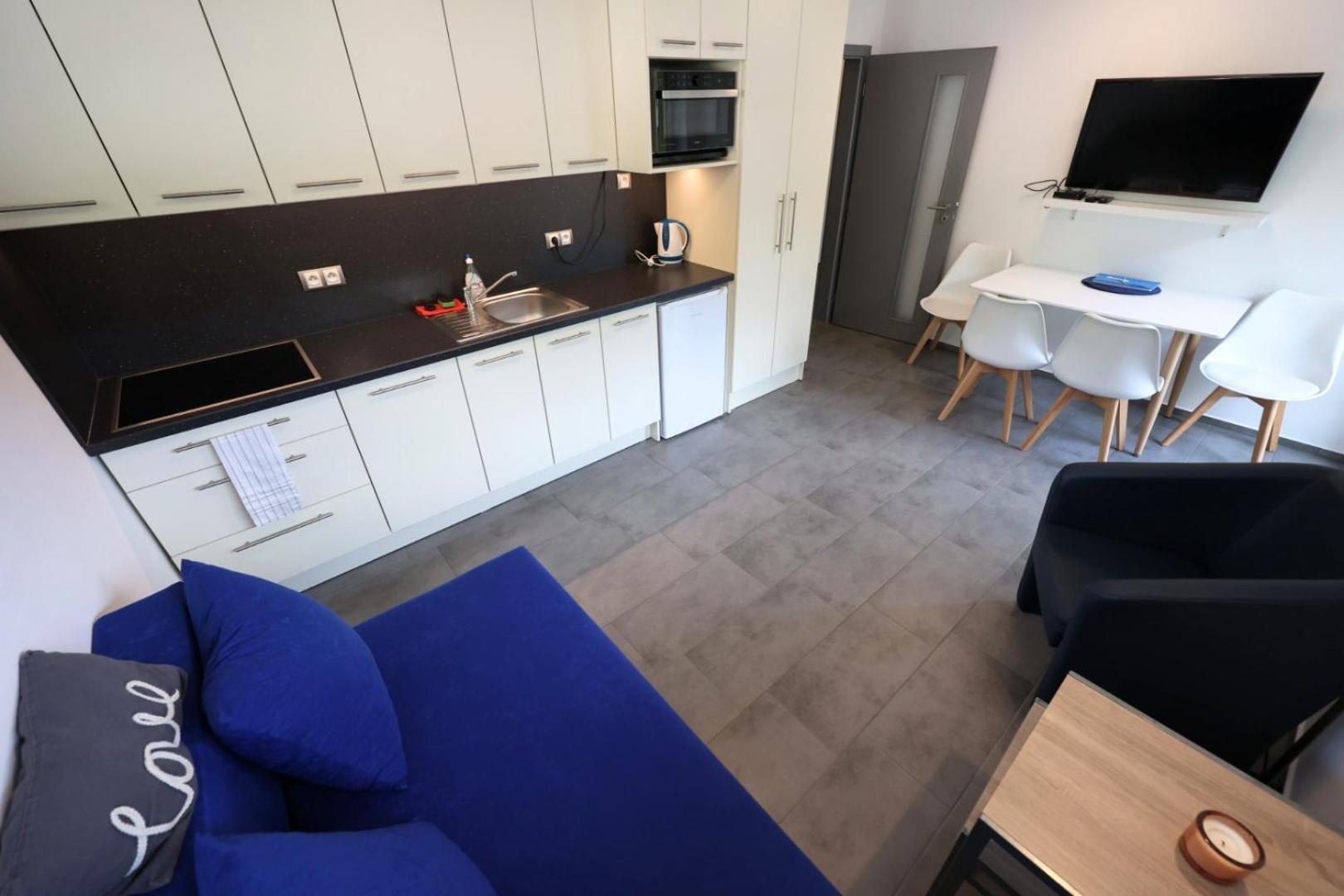 Two-Bedroom Apartment - Photo 6