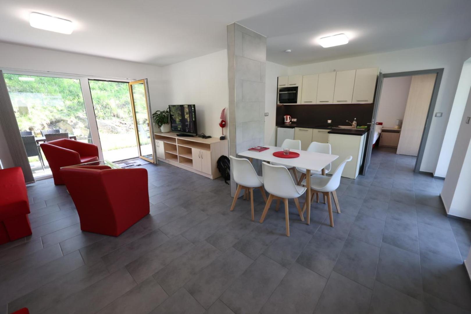One-Bedroom Apartment - Photo 15