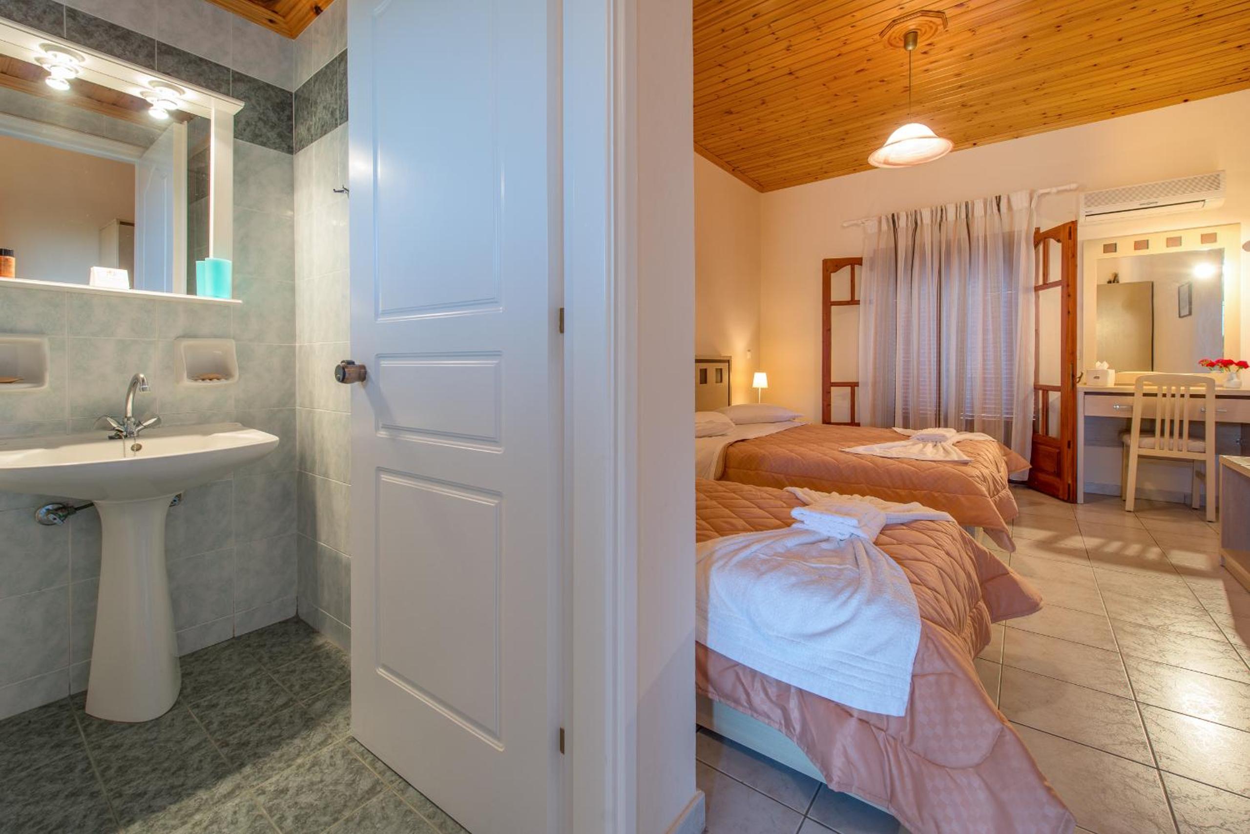 Deluxe Double Or Twin Room With Balcony photo 3