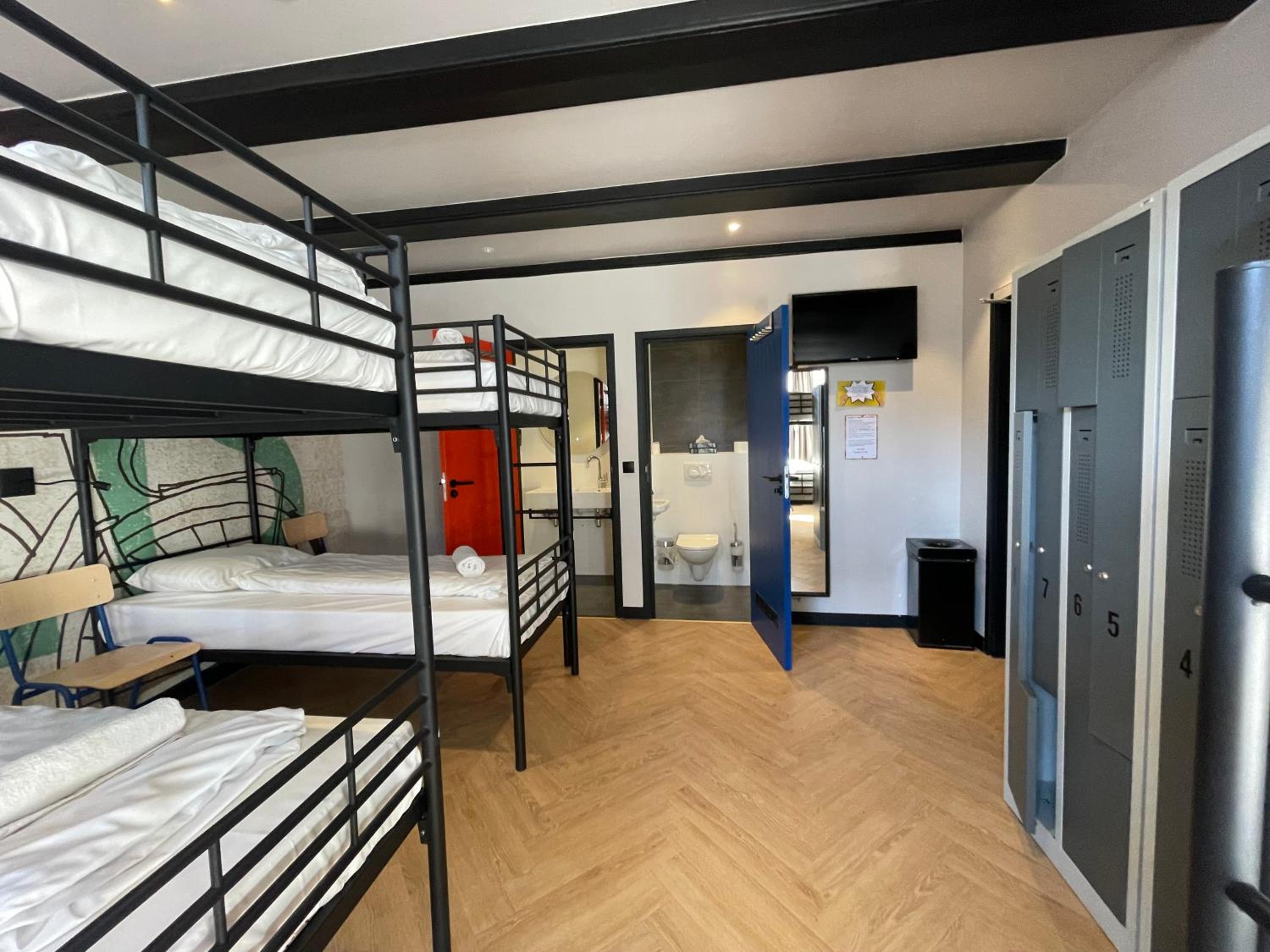 Bed in 8-Bed Mixed Dormitory Room