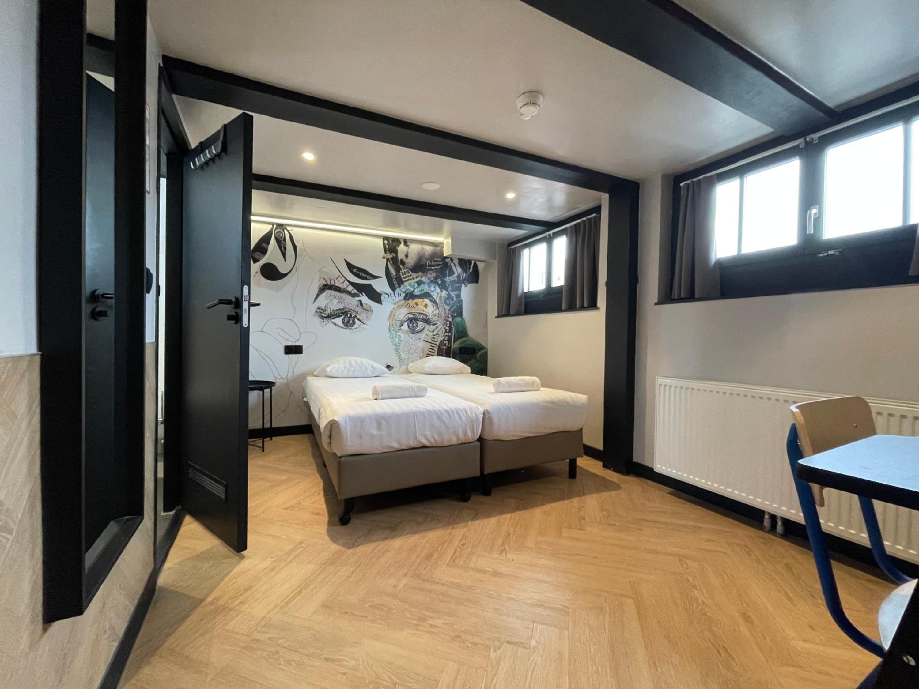 Twin Private Room