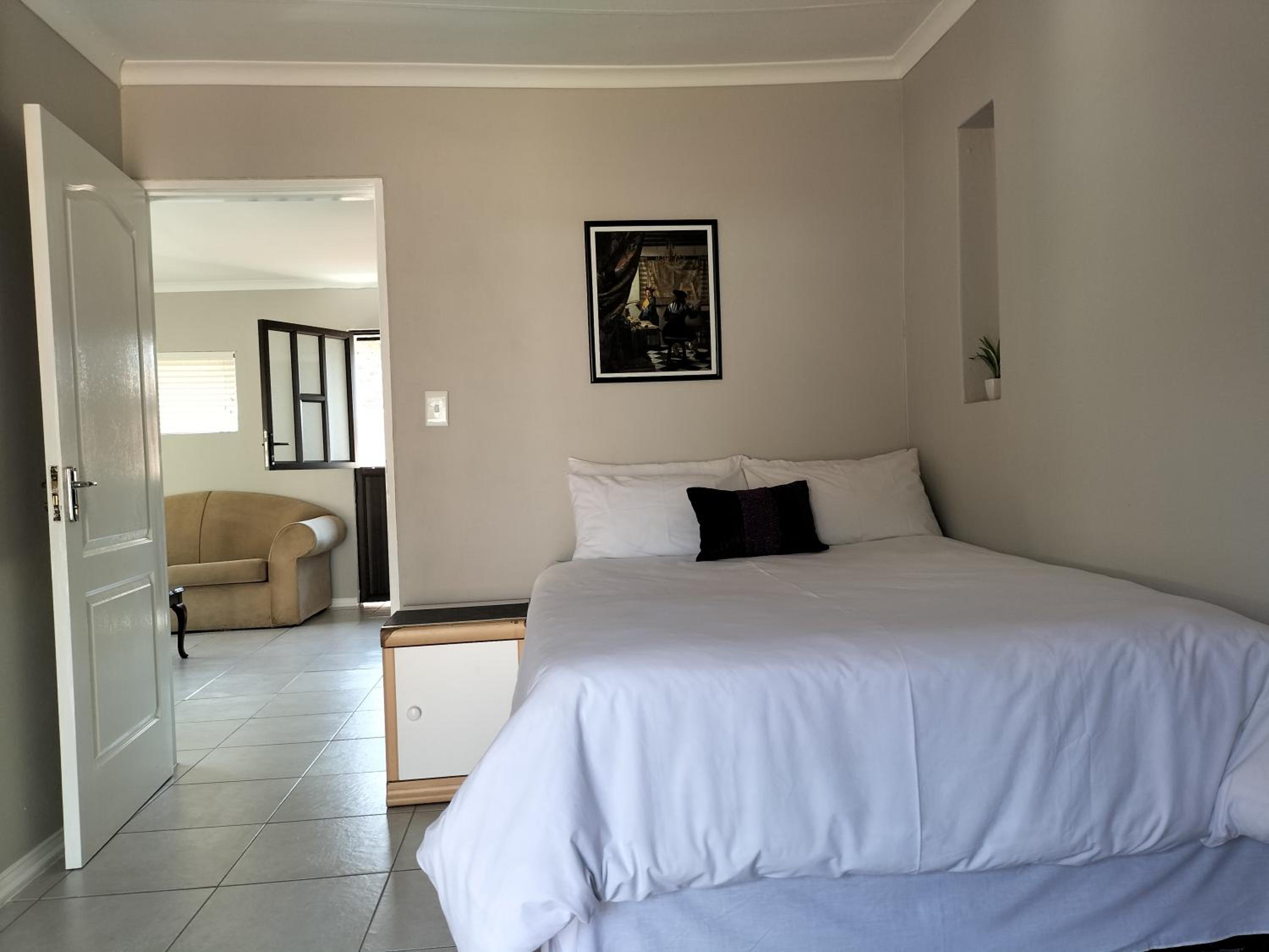 Two-Bedroom Apartment - Photo 30