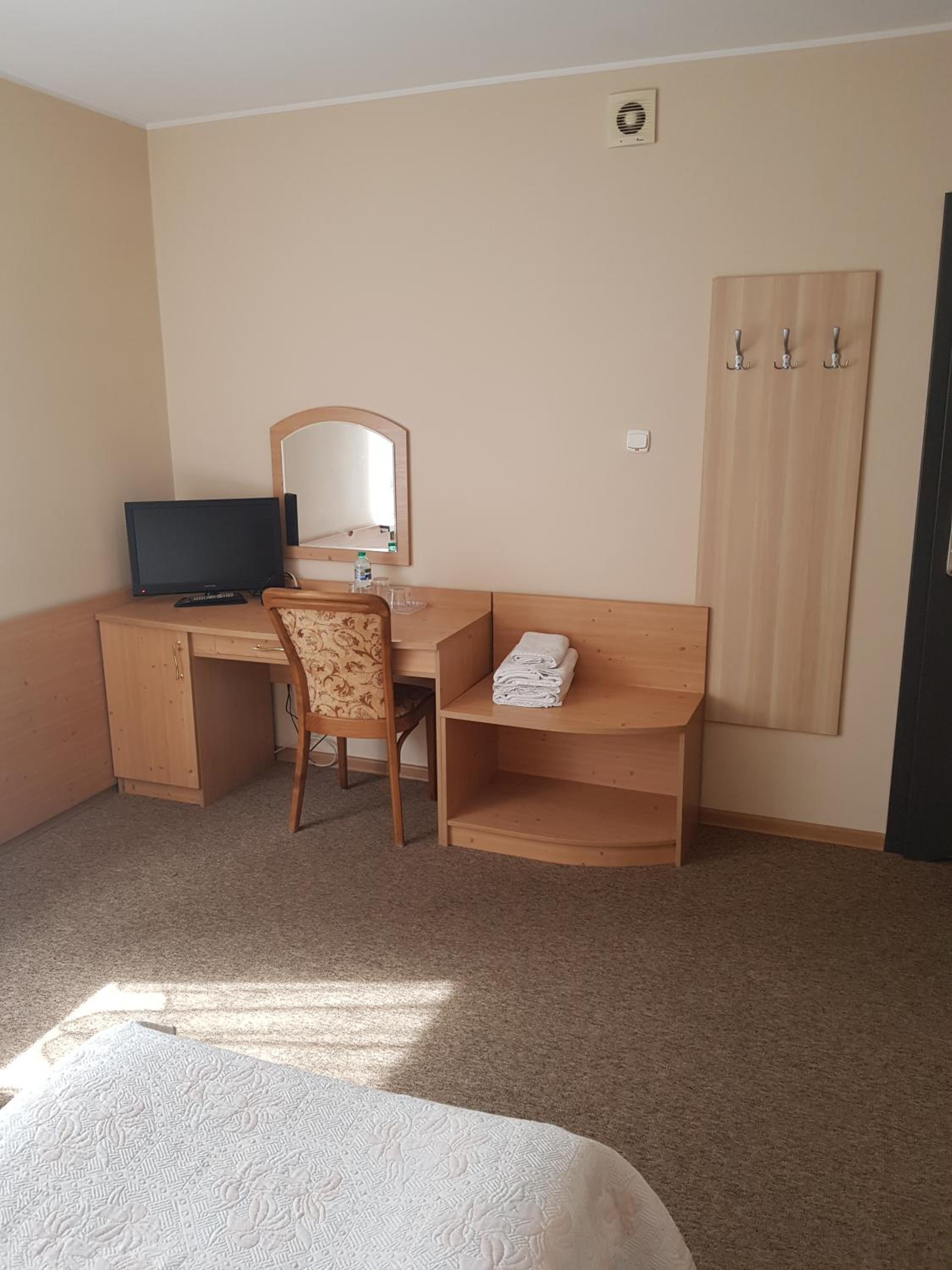 Triple Room with Bathroom - Photo 2