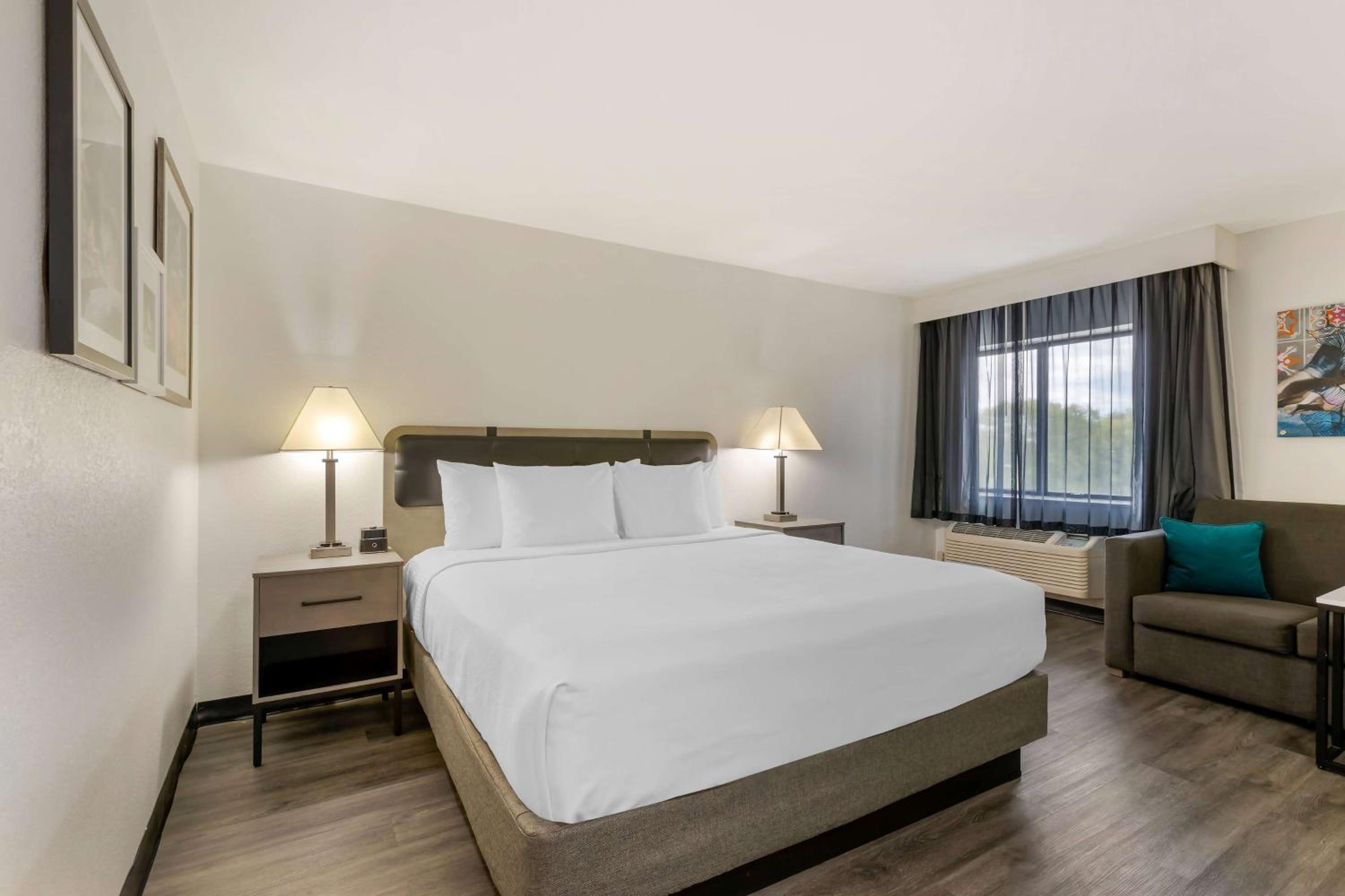 La Quinta by Wyndham Des Moines West Clive