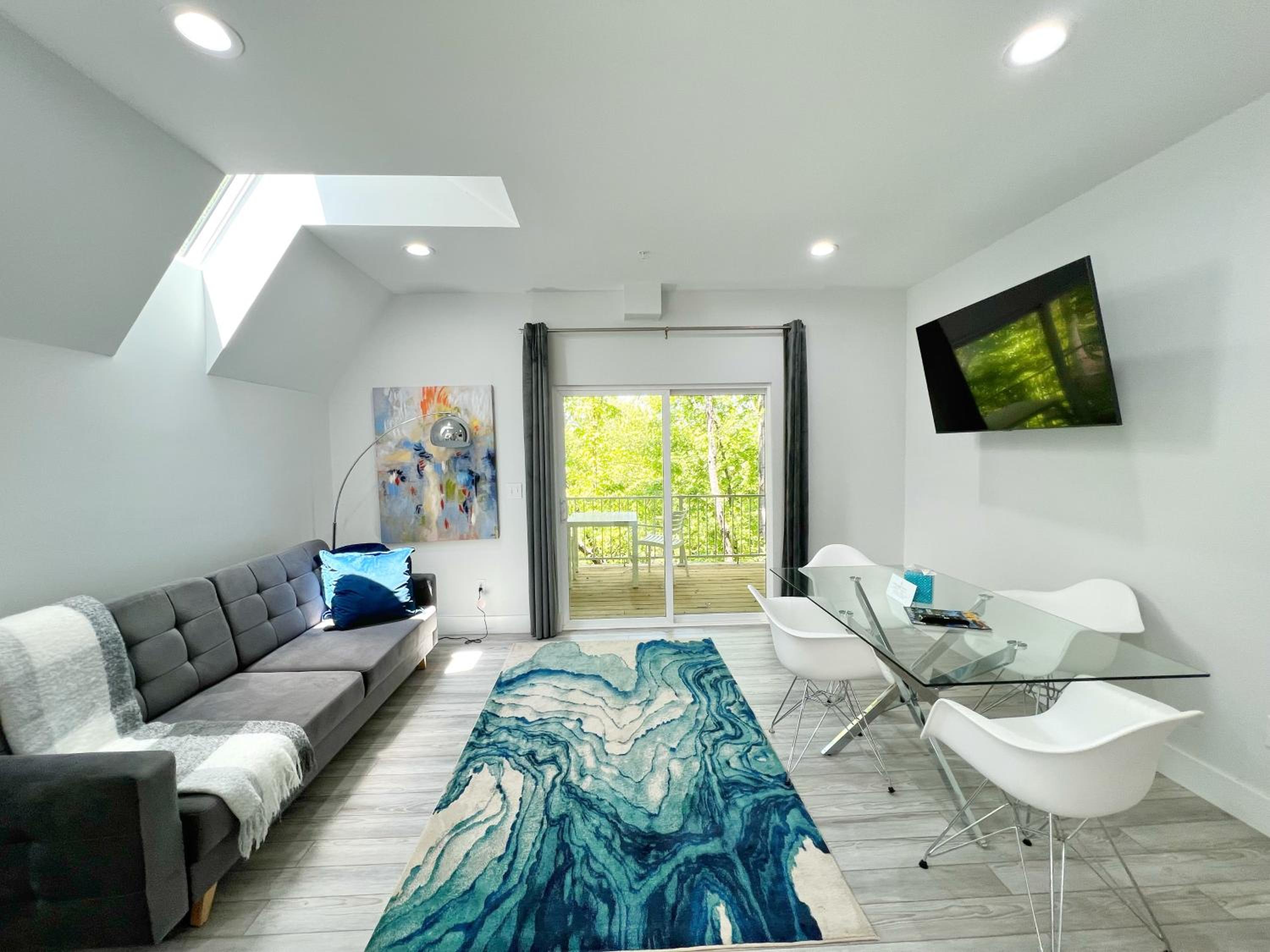 Apartment with Mountain View - Photo 13