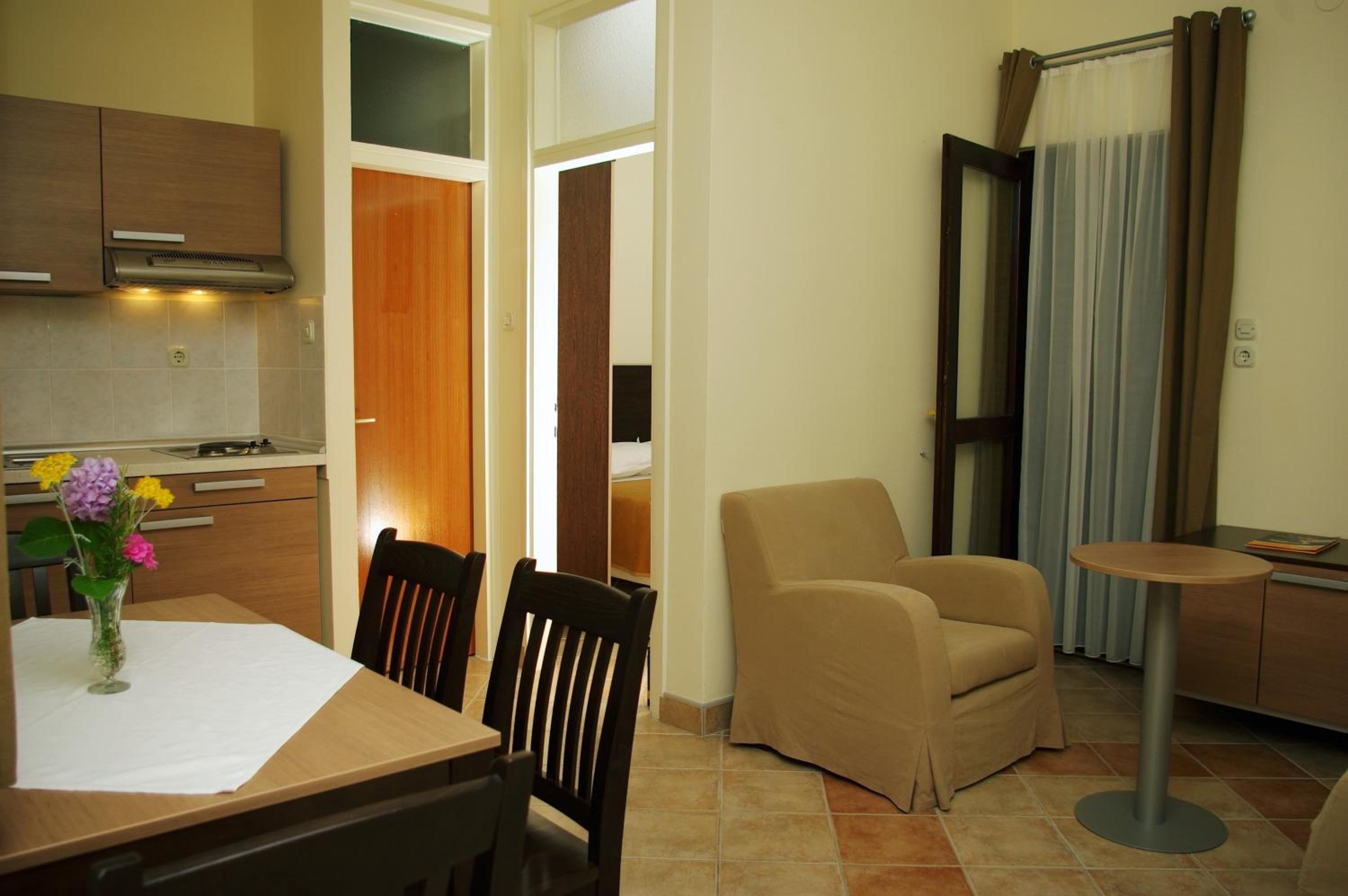 One-Bedroom Apartment - Photo 1