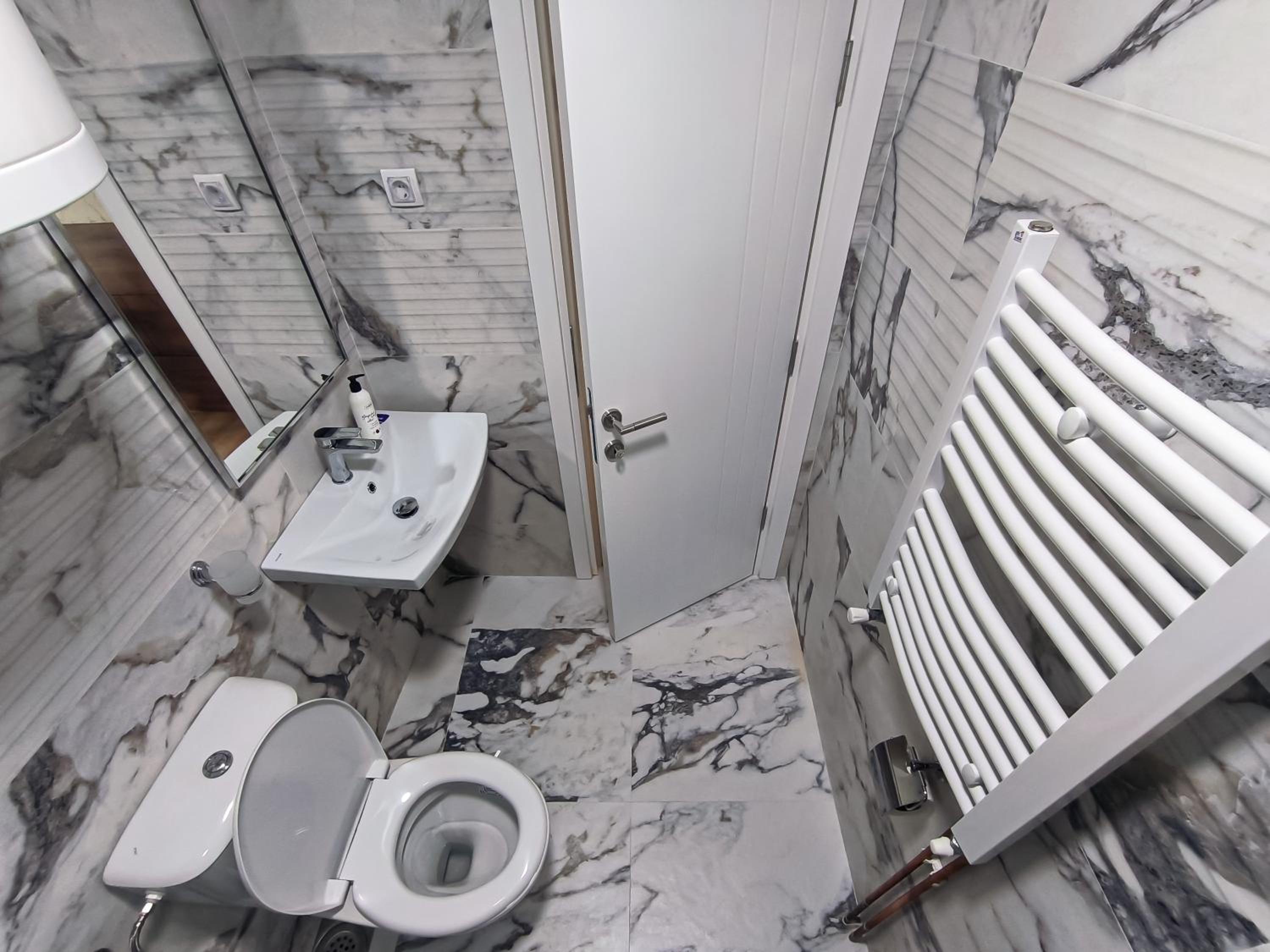 Single Room with Private Bathroom photo 2