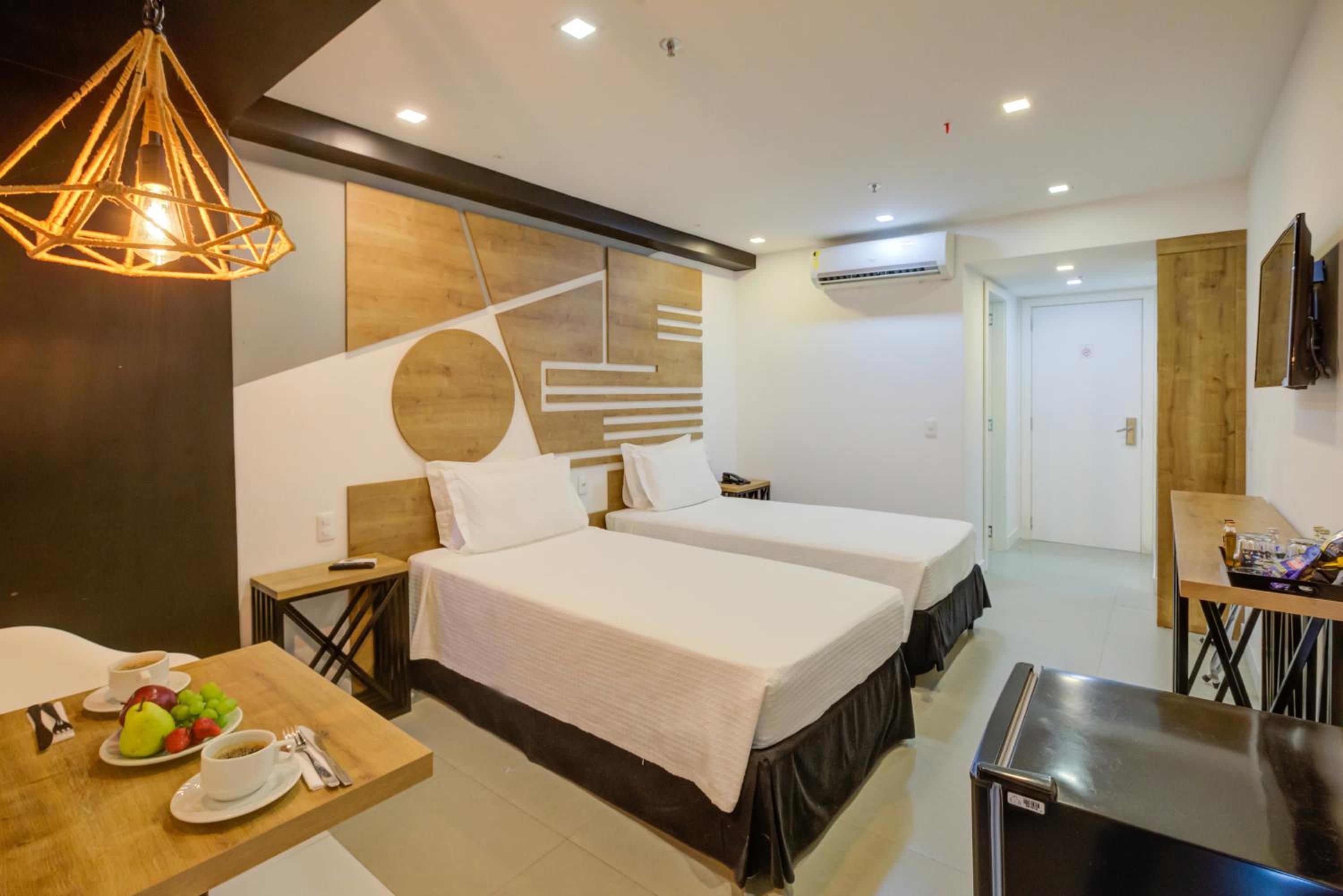  Junior Suite Twin Bed - Photo 1