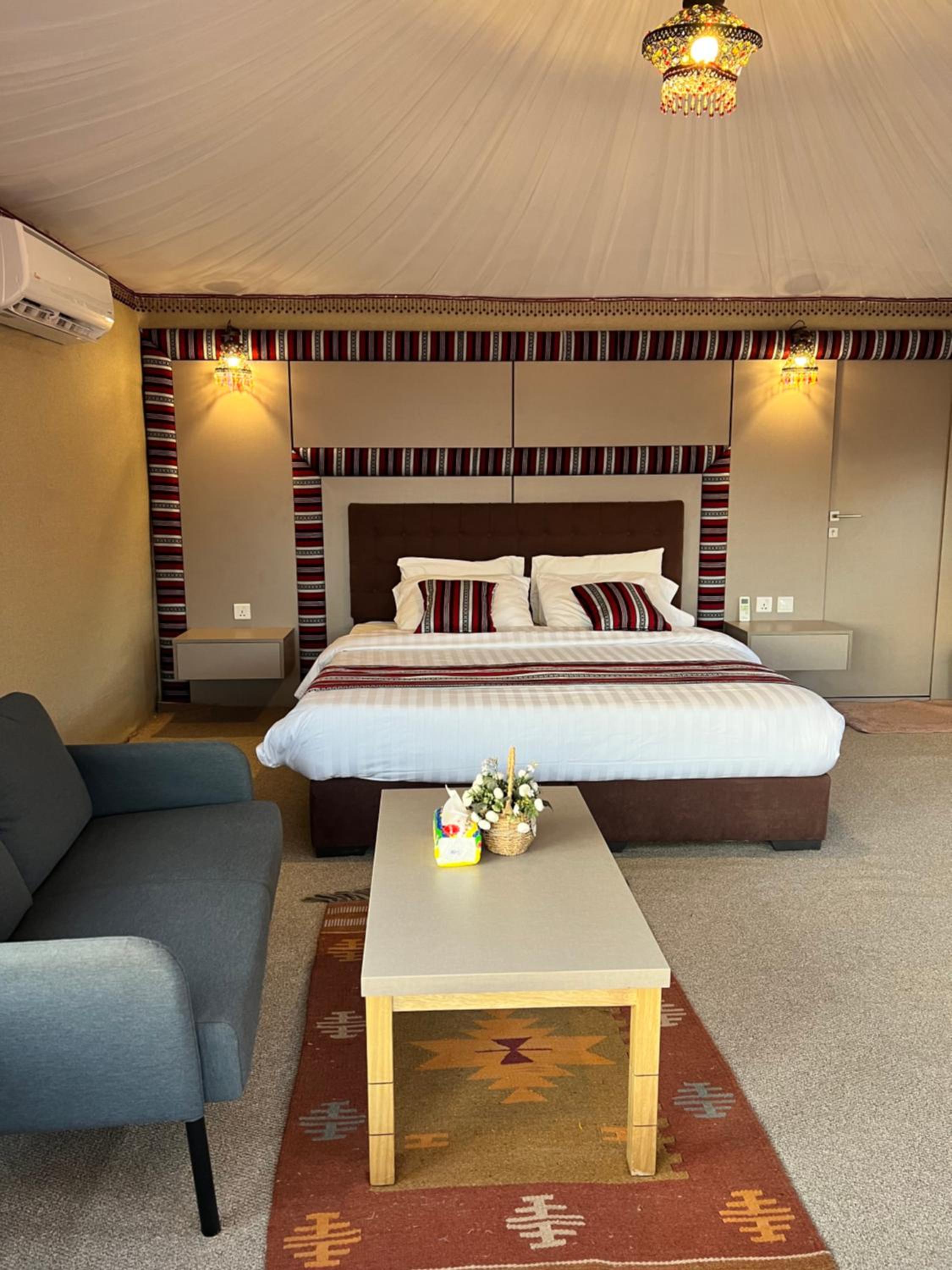 Deluxe King Room photo 2