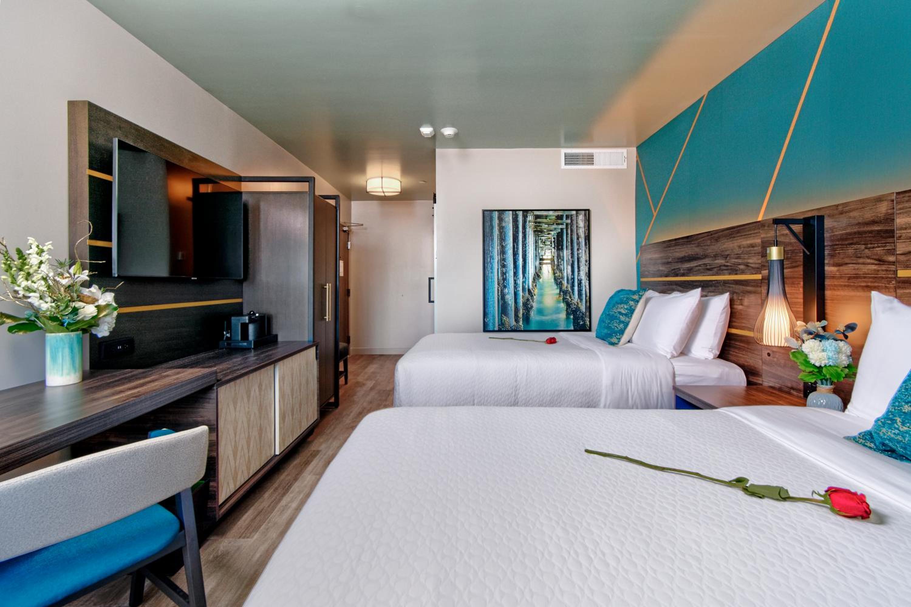 Suite with 1 King and 1 Double bed- Accessible photo 3