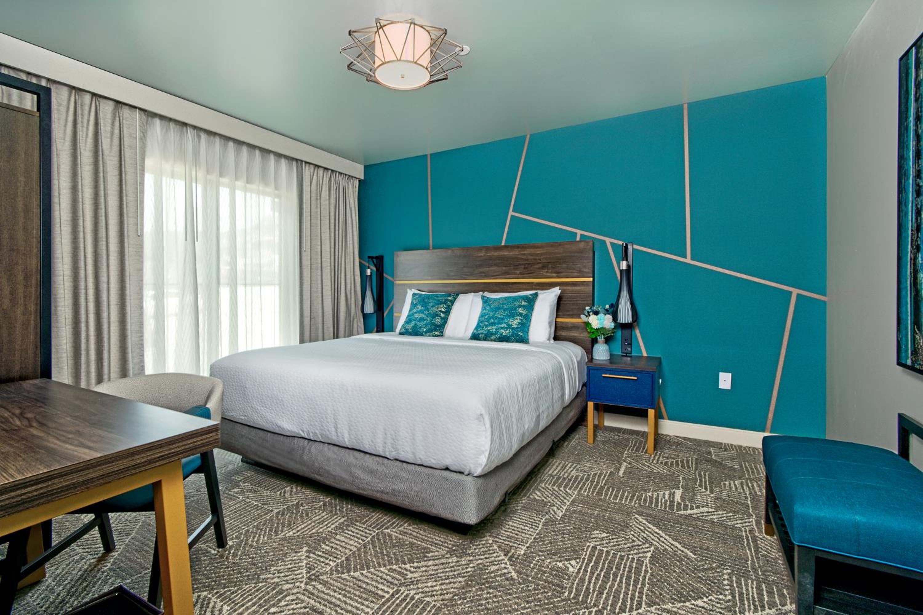 King Suite with Balcony Partial Oceanview