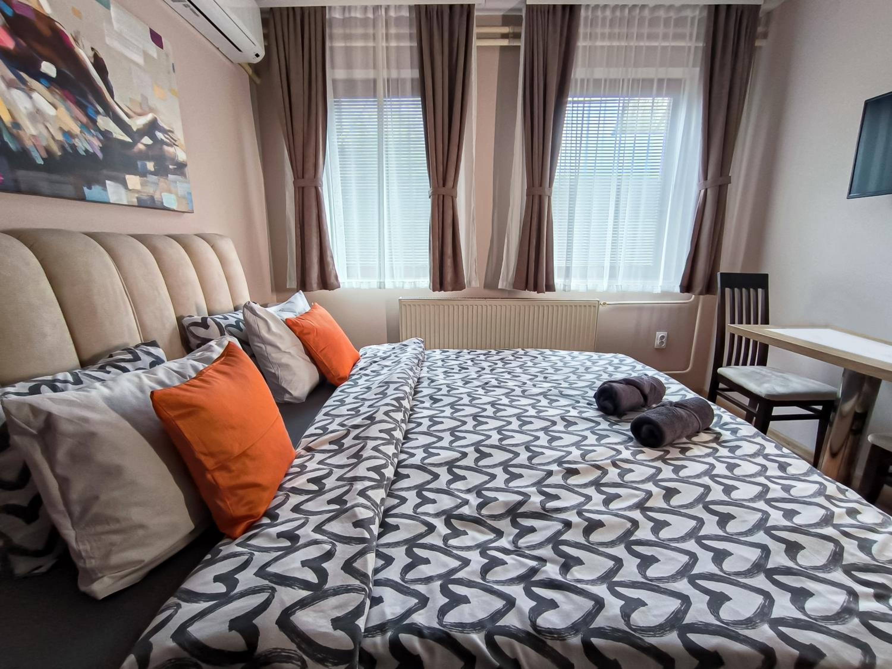 Double Room with Private Bathroom photo 1