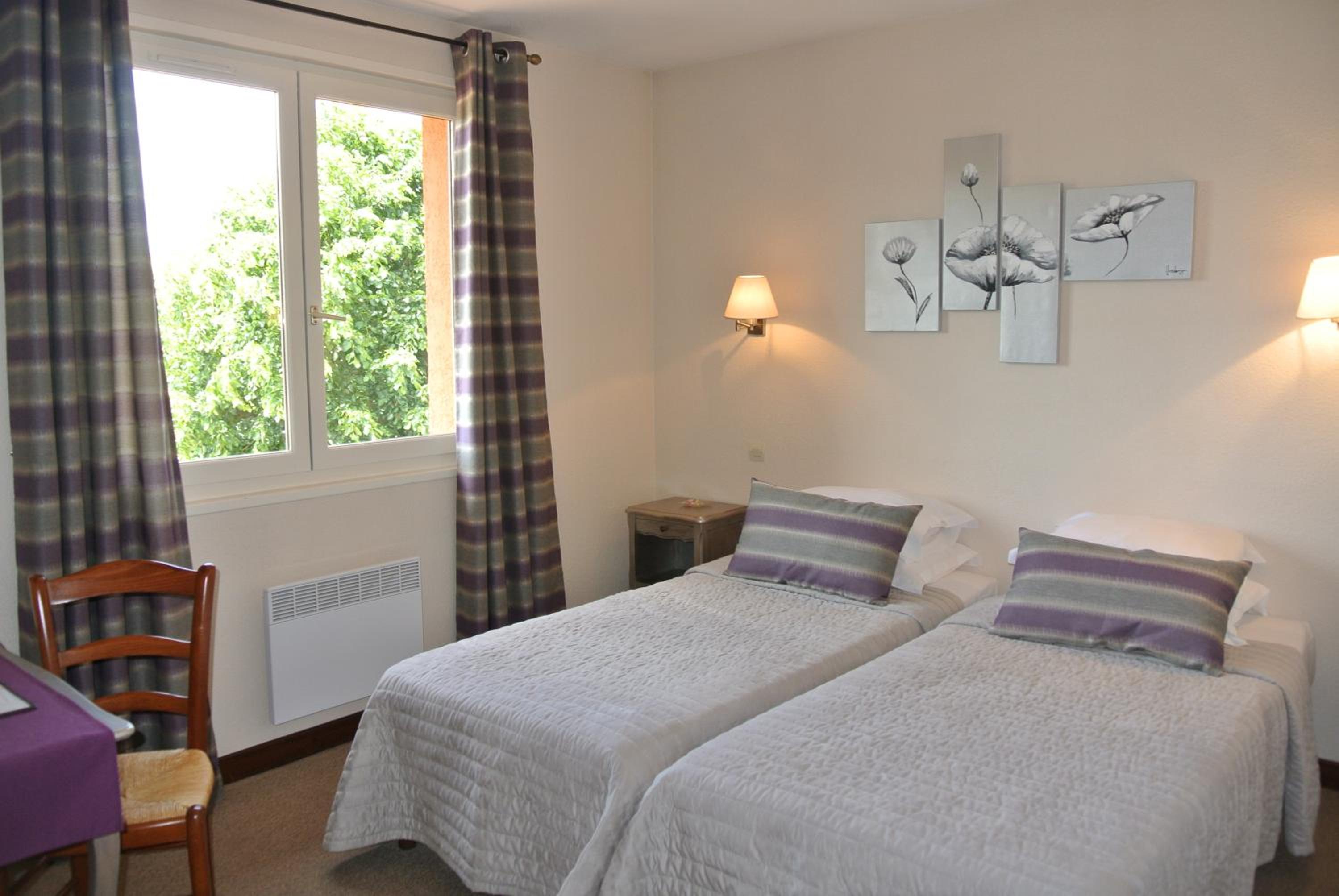 Grand Comfort Twin Room - Photo 8