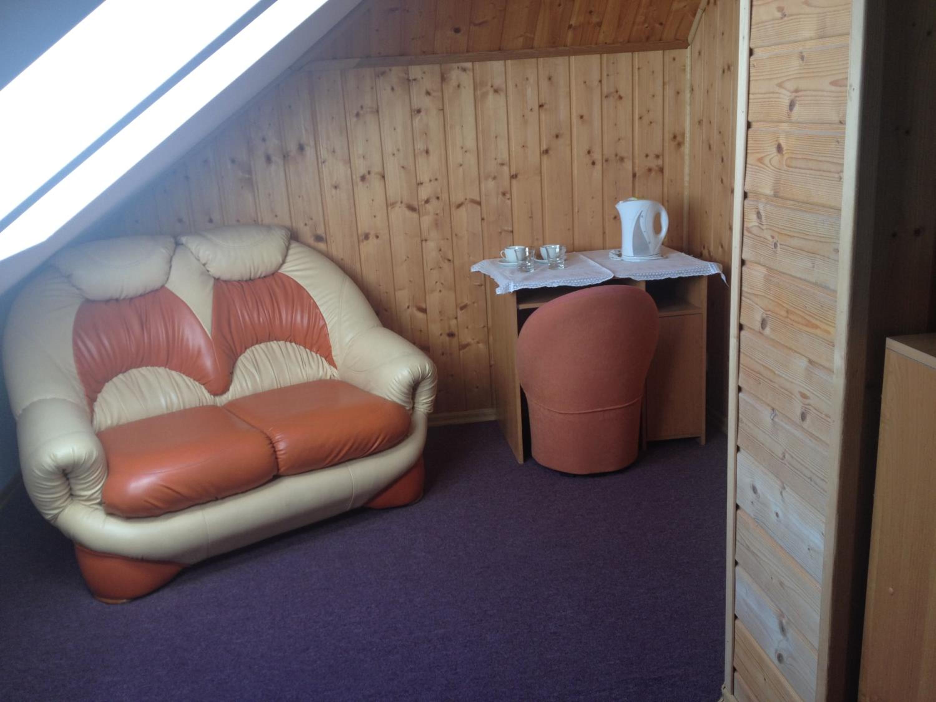 Budget Double Room - Photo 4