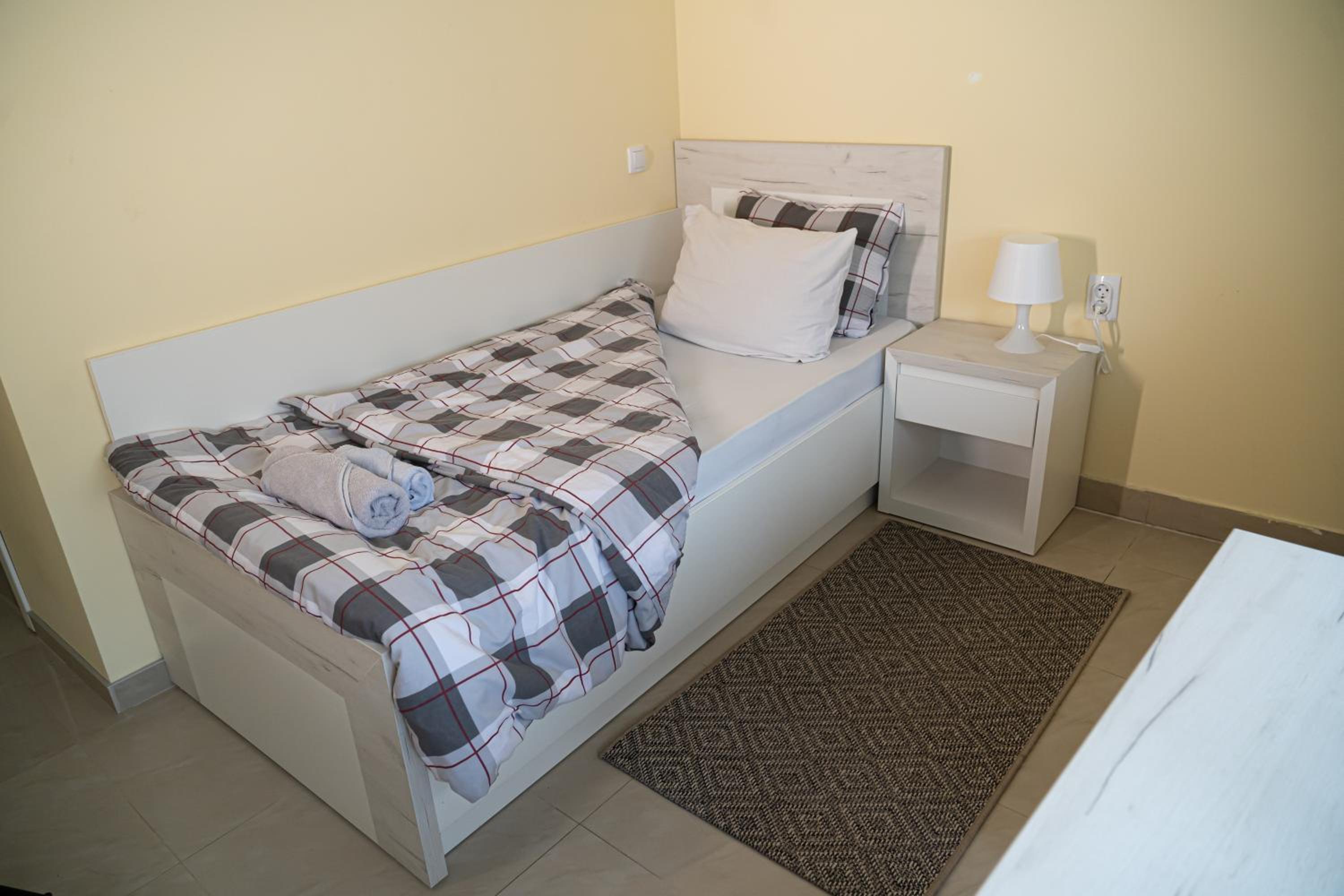 Single Room with Private Bathroom photo 1