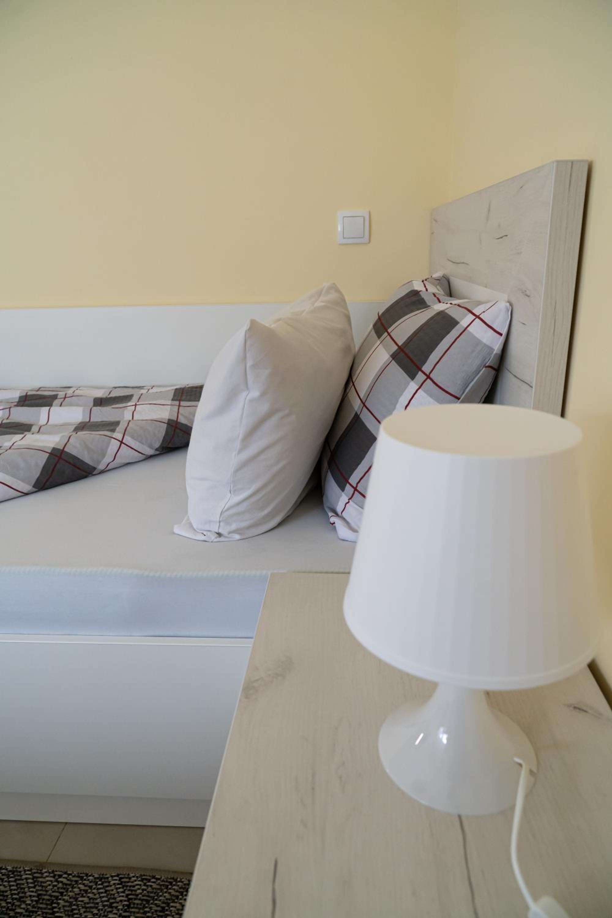 Single Room with Private Bathroom photo 2
