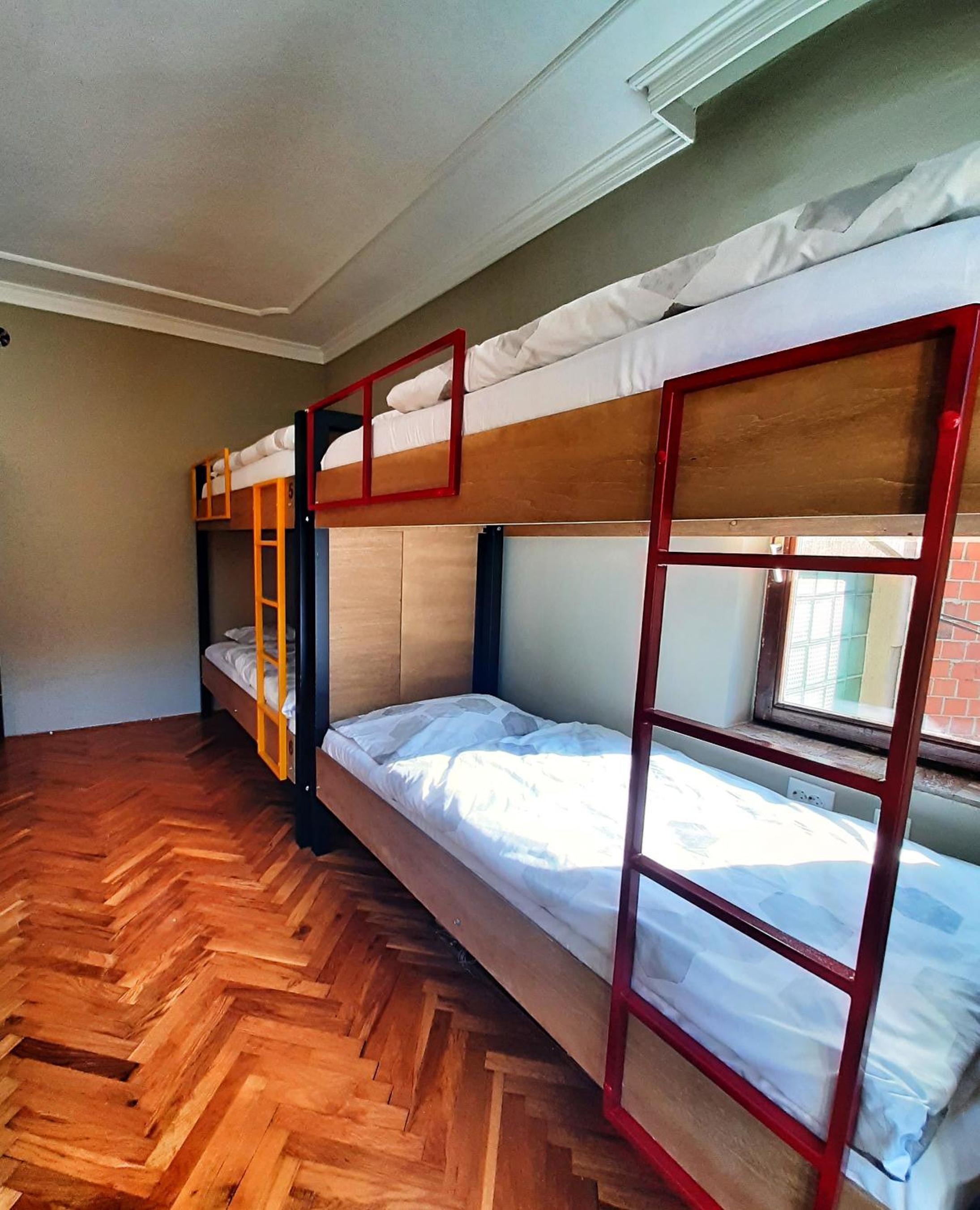 Bunk Bed in Mixed Dormitory Room