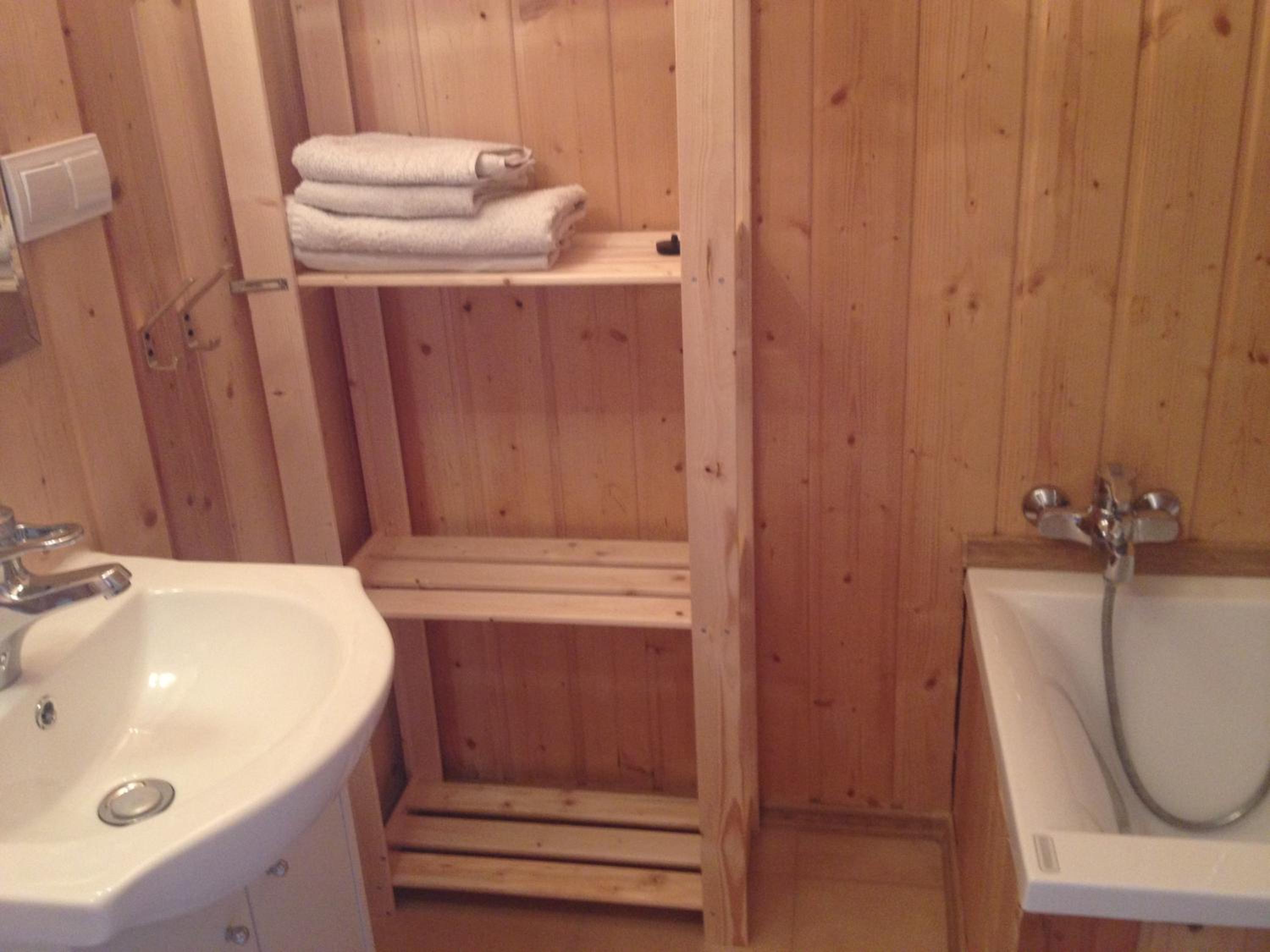 Budget Double Room - Photo 3