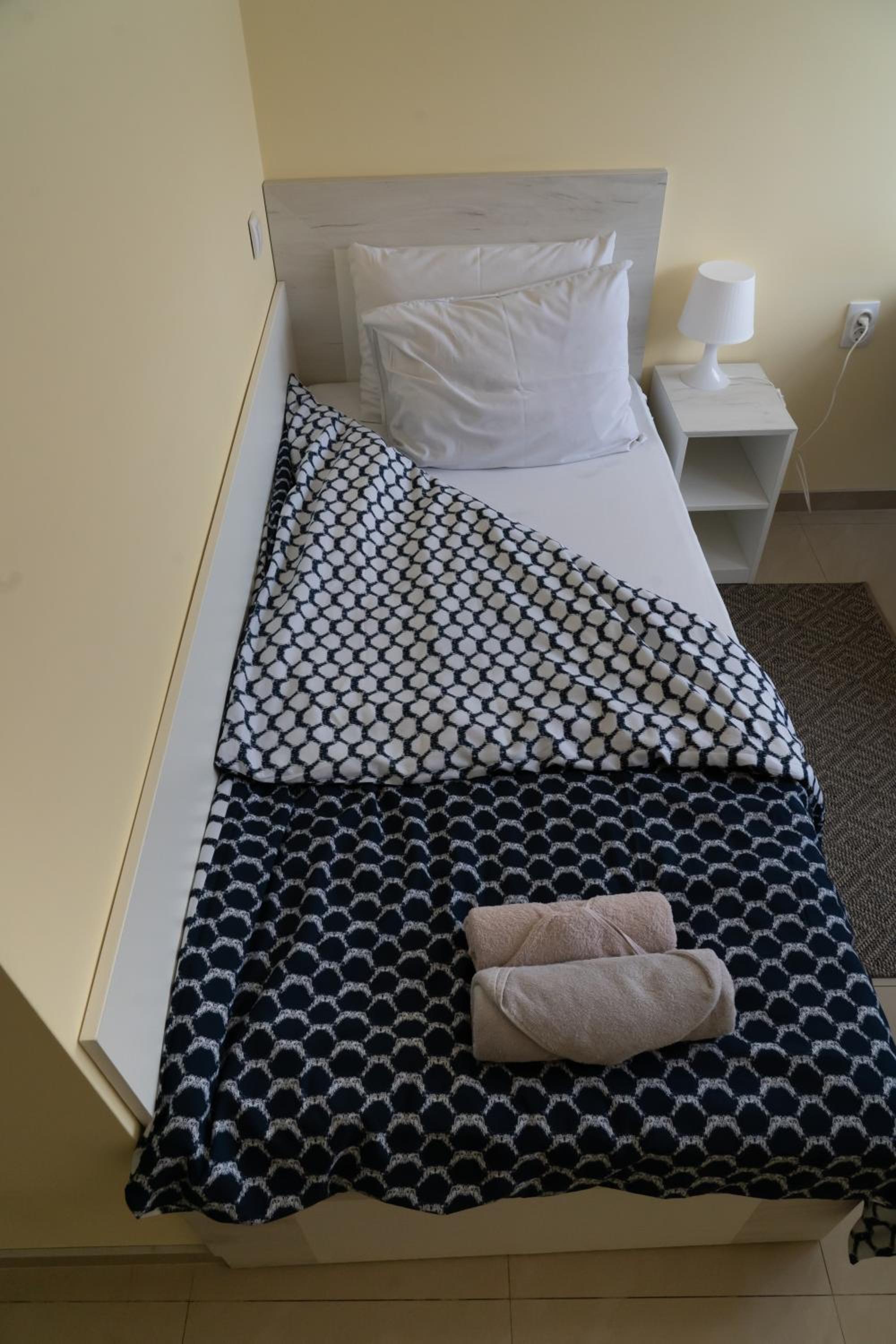 Single Room with Private Bathroom photo 1