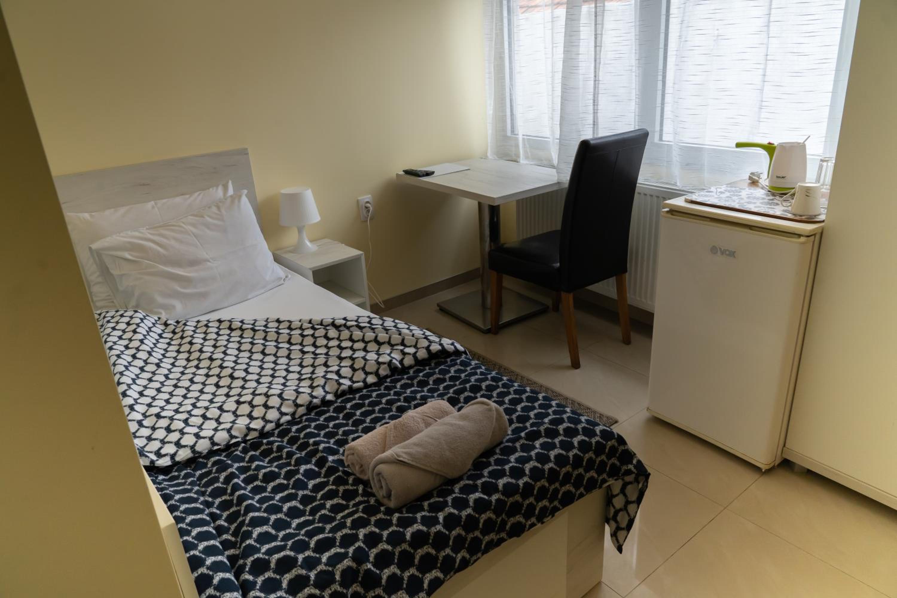 Single Room with Private Bathroom photo 3
