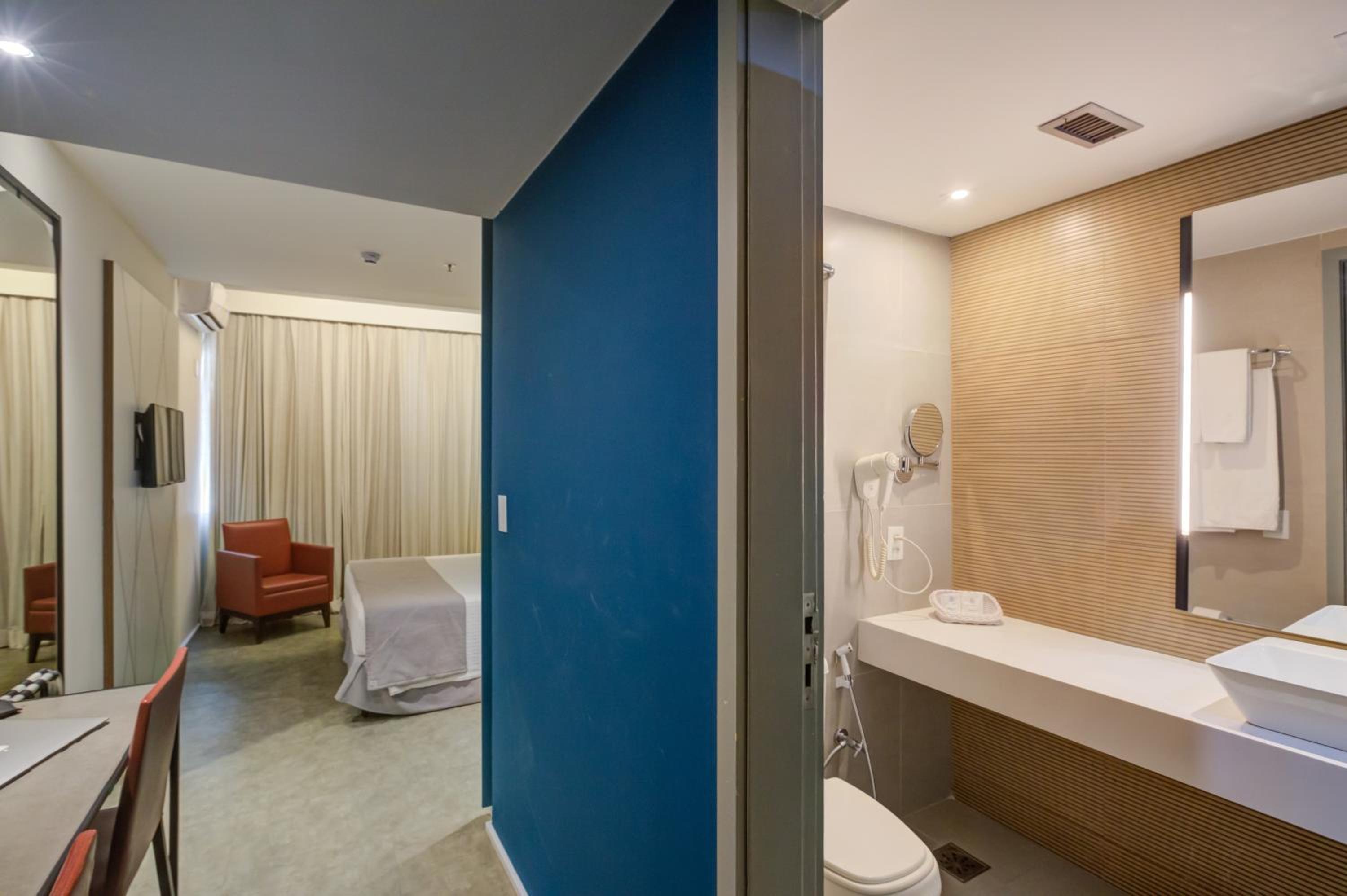 Deluxe Double Room - Photo 17