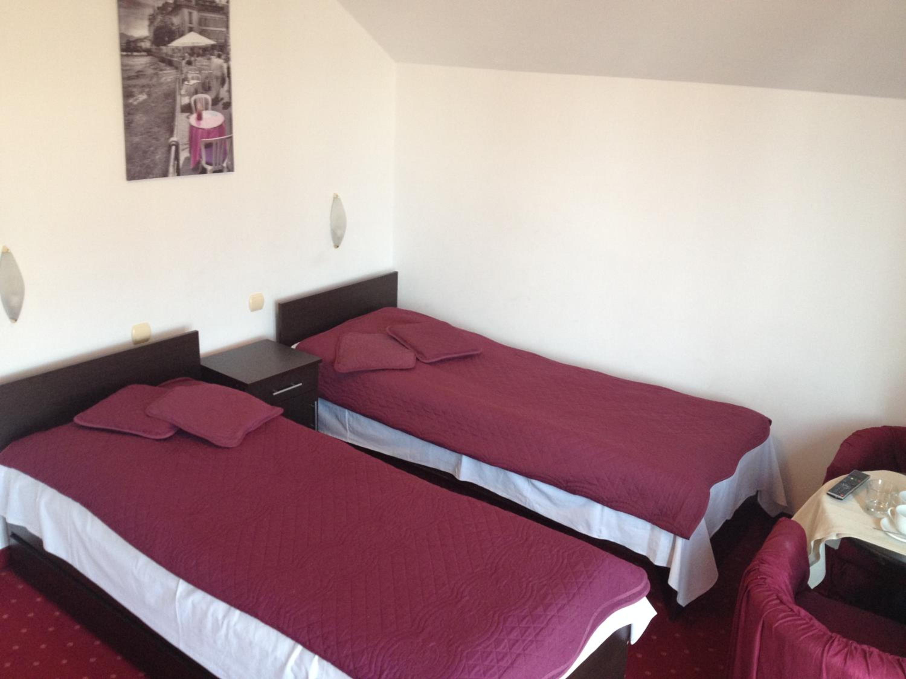 Double or Twin Room - Photo 3