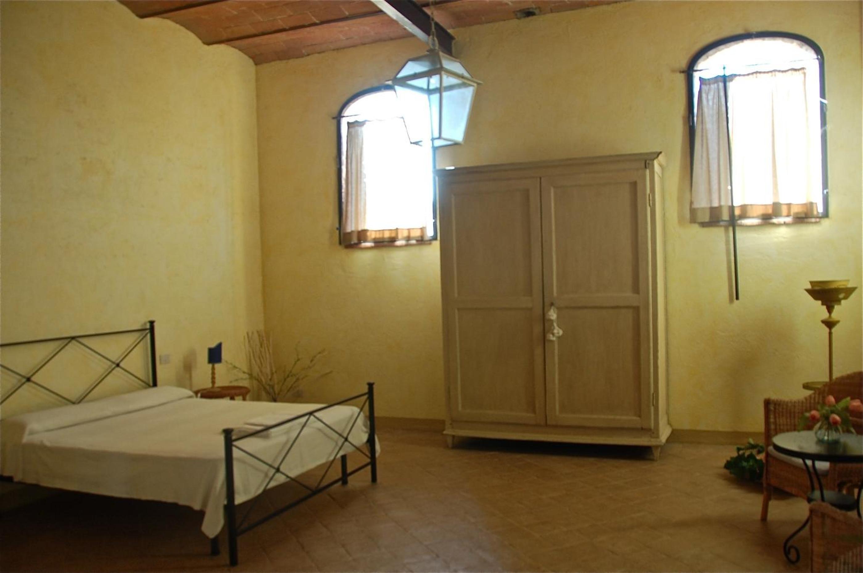 Studio Apartment photo 2
